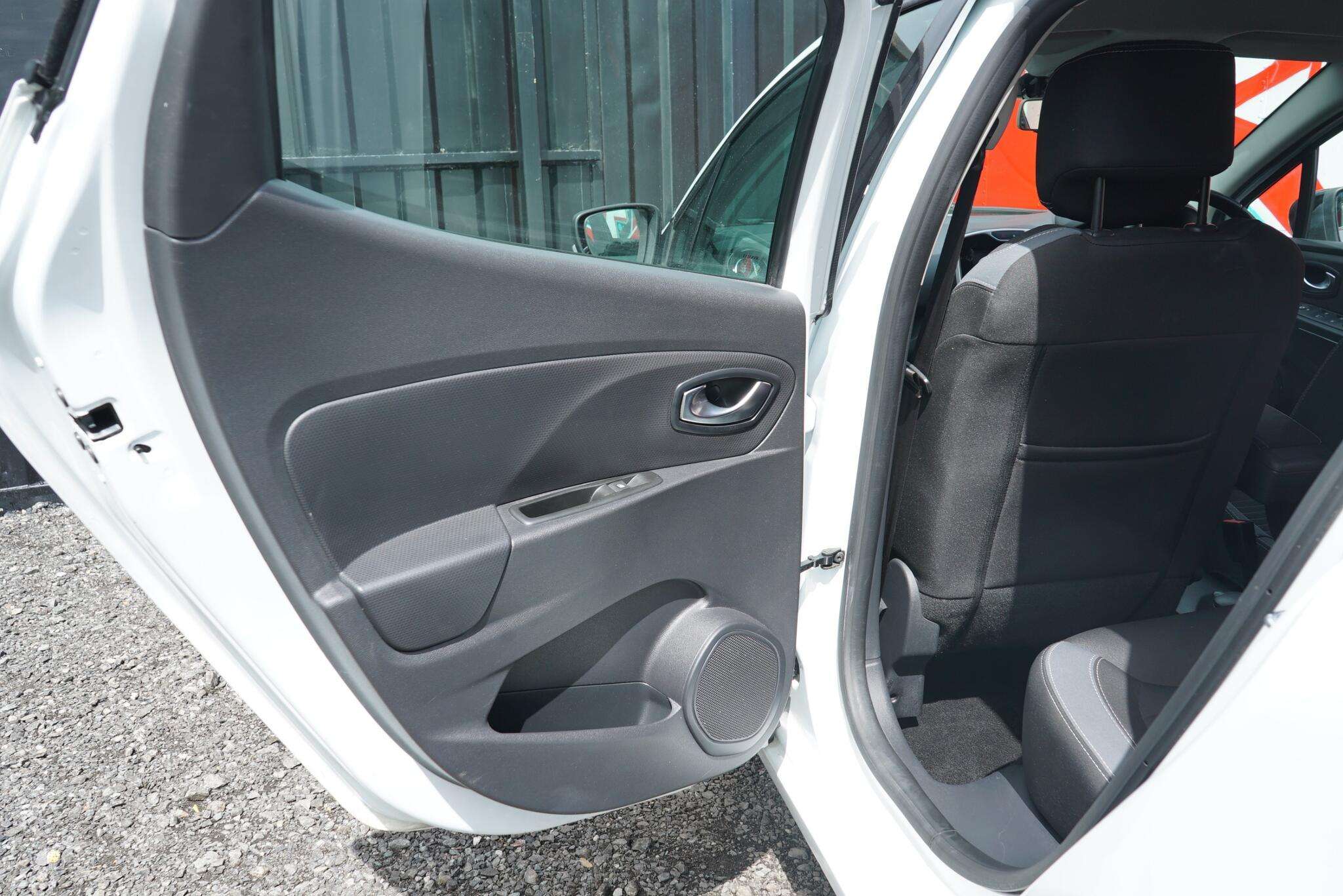 2016 RENAULT CLIO 2016 RENAULT CLIO