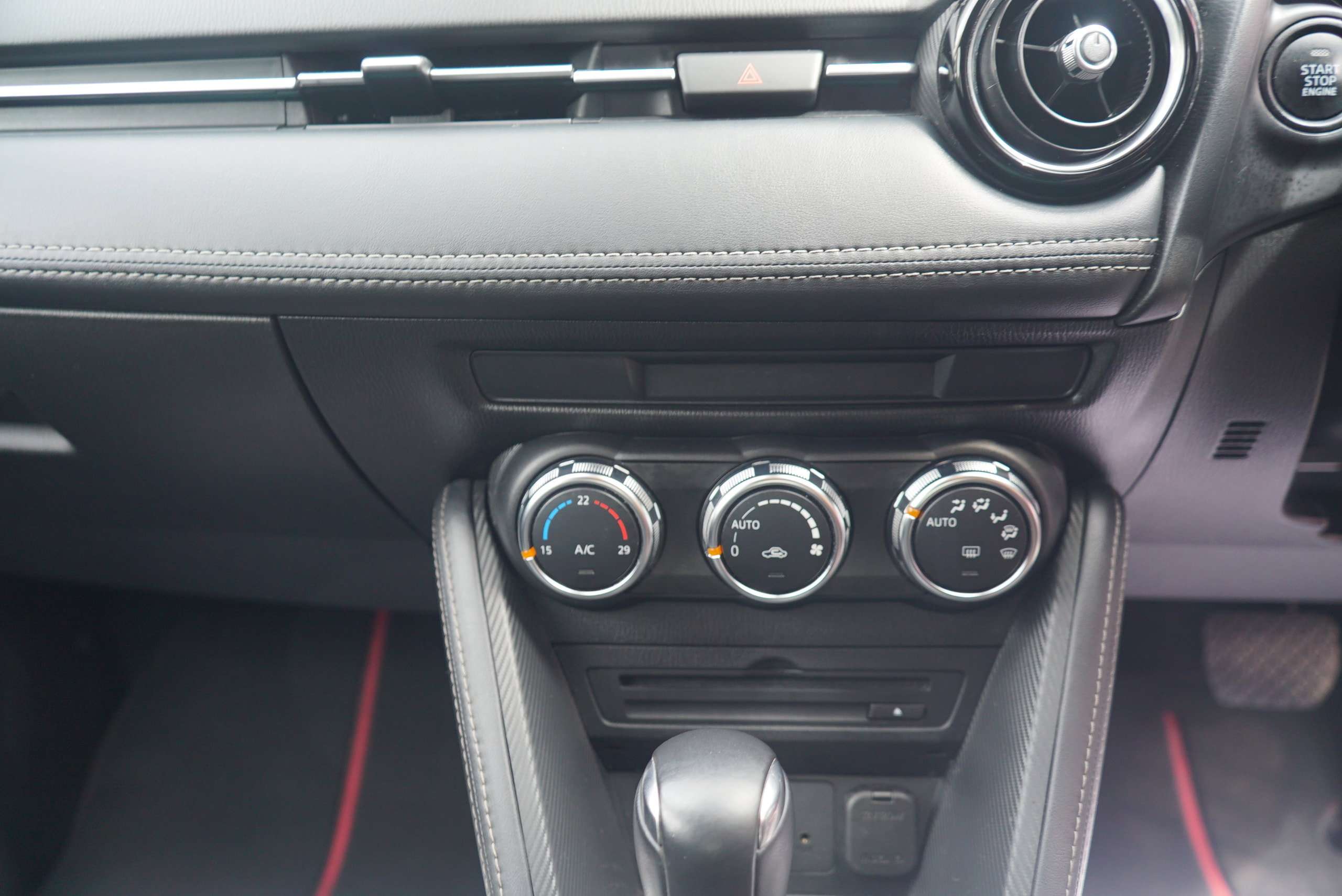 2018 MAZDA MAZDA2 2018 MAZDA MAZDA2