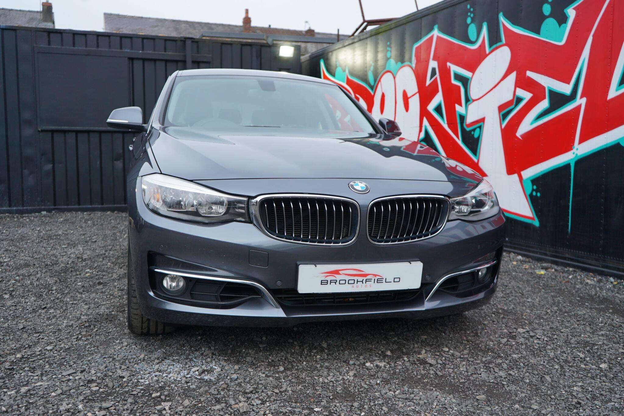 A 2015 BMW 3 SERIES GRAN TURISMO 3.0 330d Luxury GT 5dr Diesel Auto xDrive Euro 6 (s/s) (258 ps) A 2015 BMW 3 SERIES GRAN TURISMO 3.0 330d Luxury GT 5dr Diesel Auto xDrive Euro 6 (s/s) (258 ps)