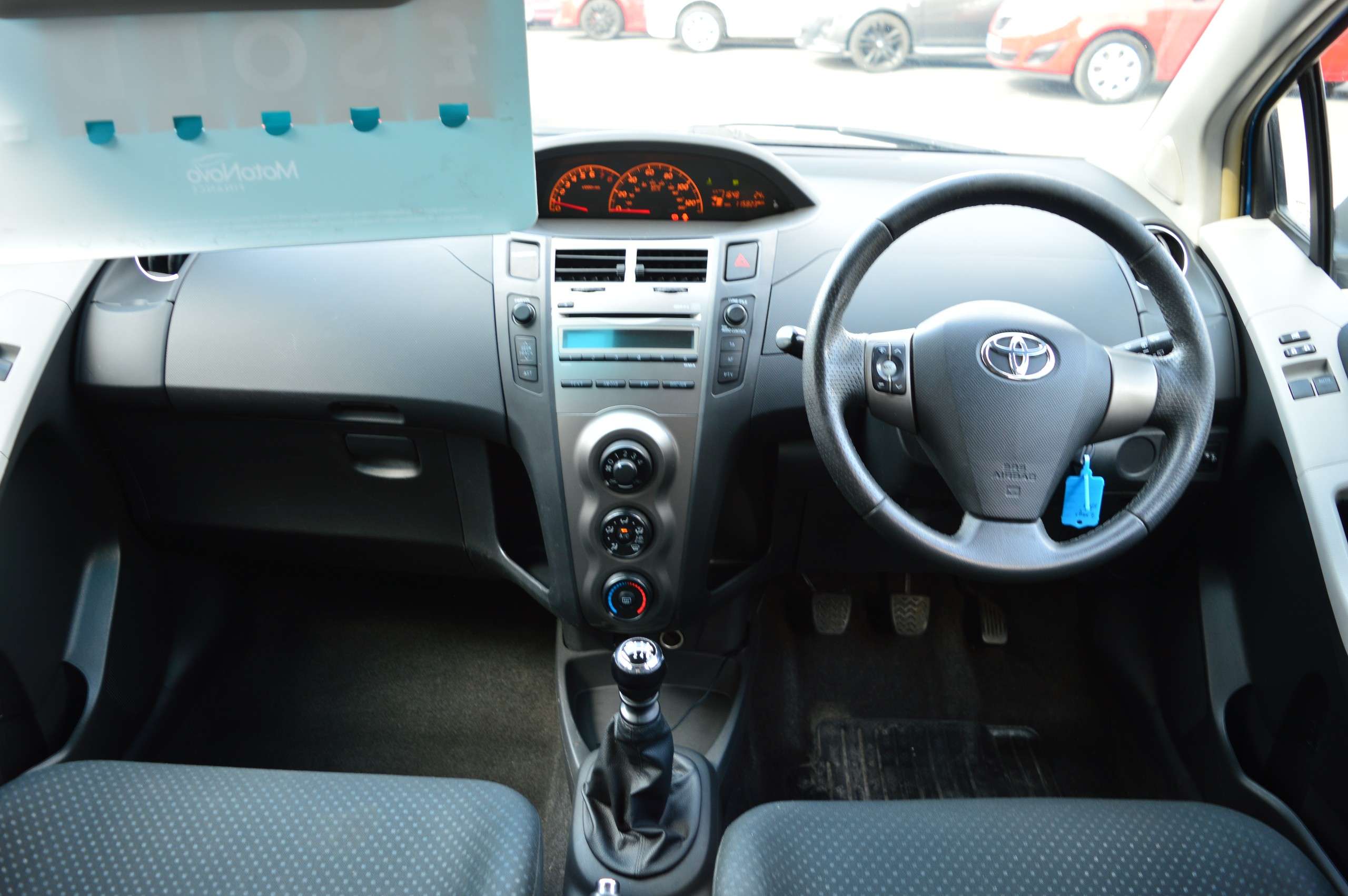 A 2010 TOYOTA YARIS VVT-I TR A 2010 TOYOTA YARIS VVT-I TR