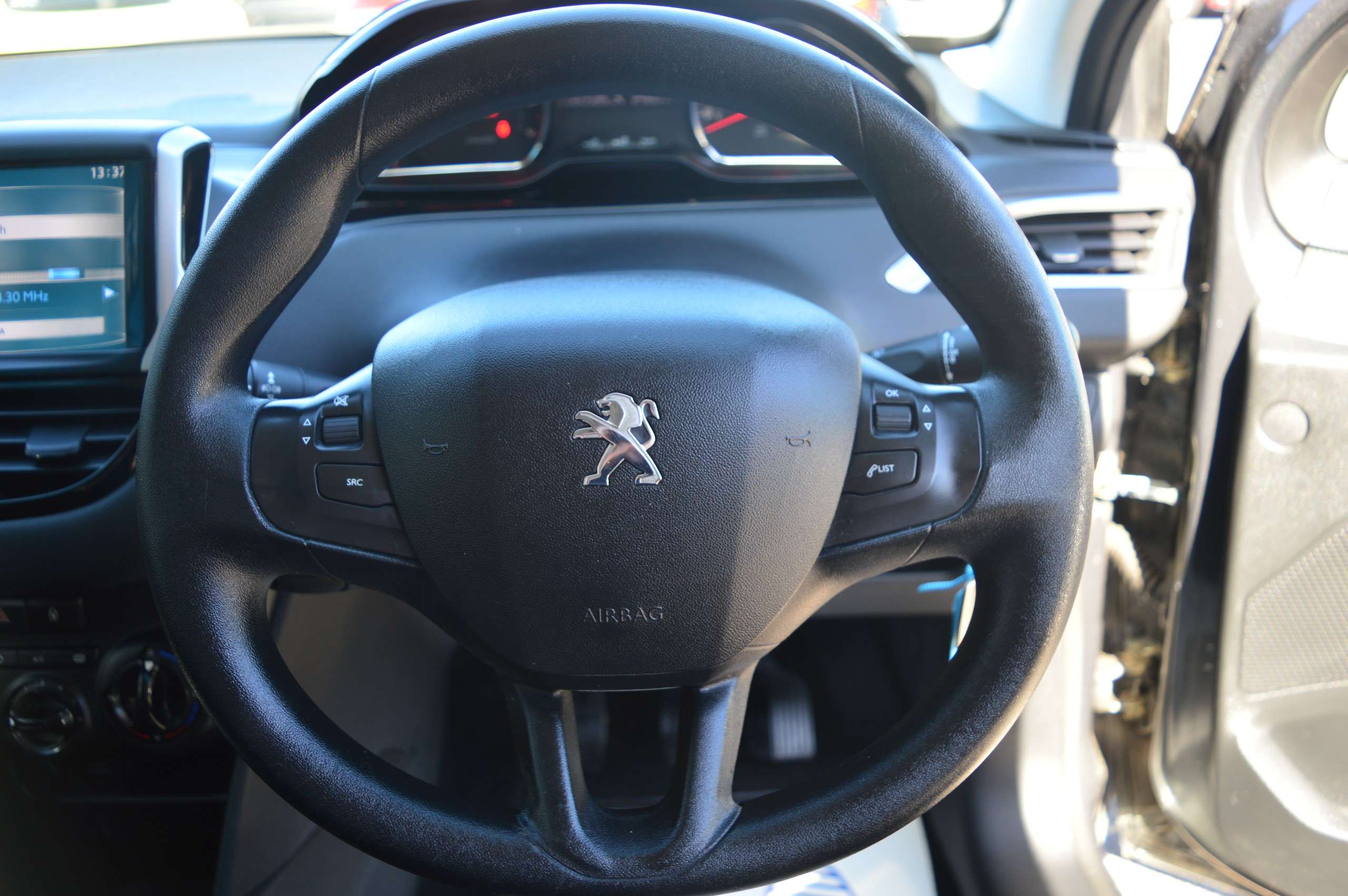 A 2012 PEUGEOT 208 1.2 VTi Active Hatchback 3dr Petrol Manual Euro 5 (82 ps) A 2012 PEUGEOT 208 1.2 VTi Active Hatchback 3dr Petrol Manual Euro 5 (82 ps)