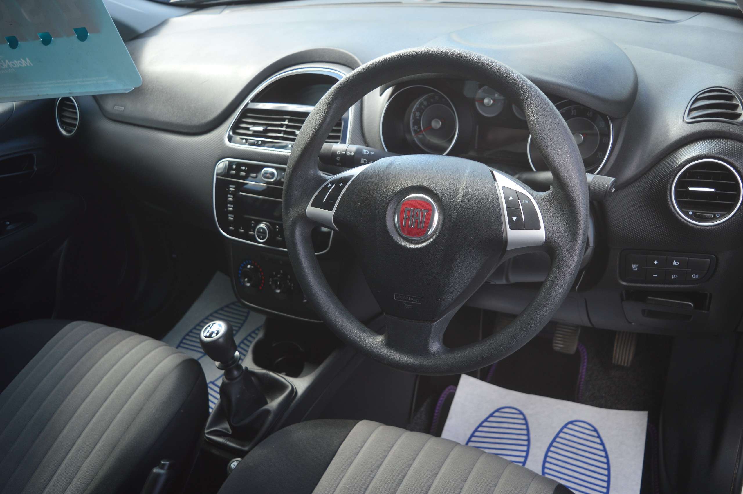 A 2018 FIAT PUNTO POP PLUS 5-Door A 2018 FIAT PUNTO POP PLUS 5-Door