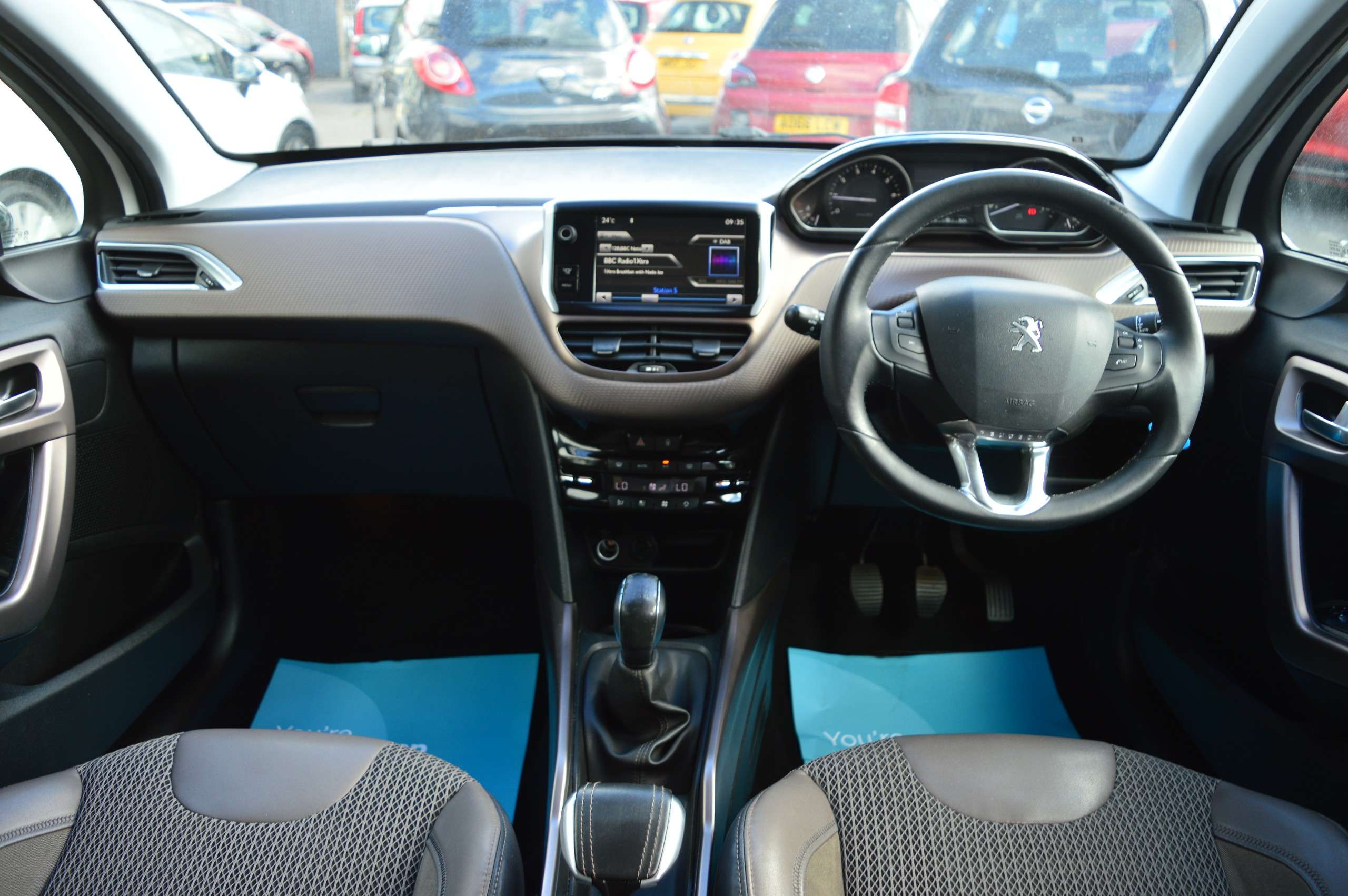 A 2013 PEUGEOT 2008 1.2 VTi Allure SUV 5dr Petrol Manual Euro 5 (82 ps) A 2013 PEUGEOT 2008 1.2 VTi Allure SUV 5dr Petrol Manual Euro 5 (82 ps)