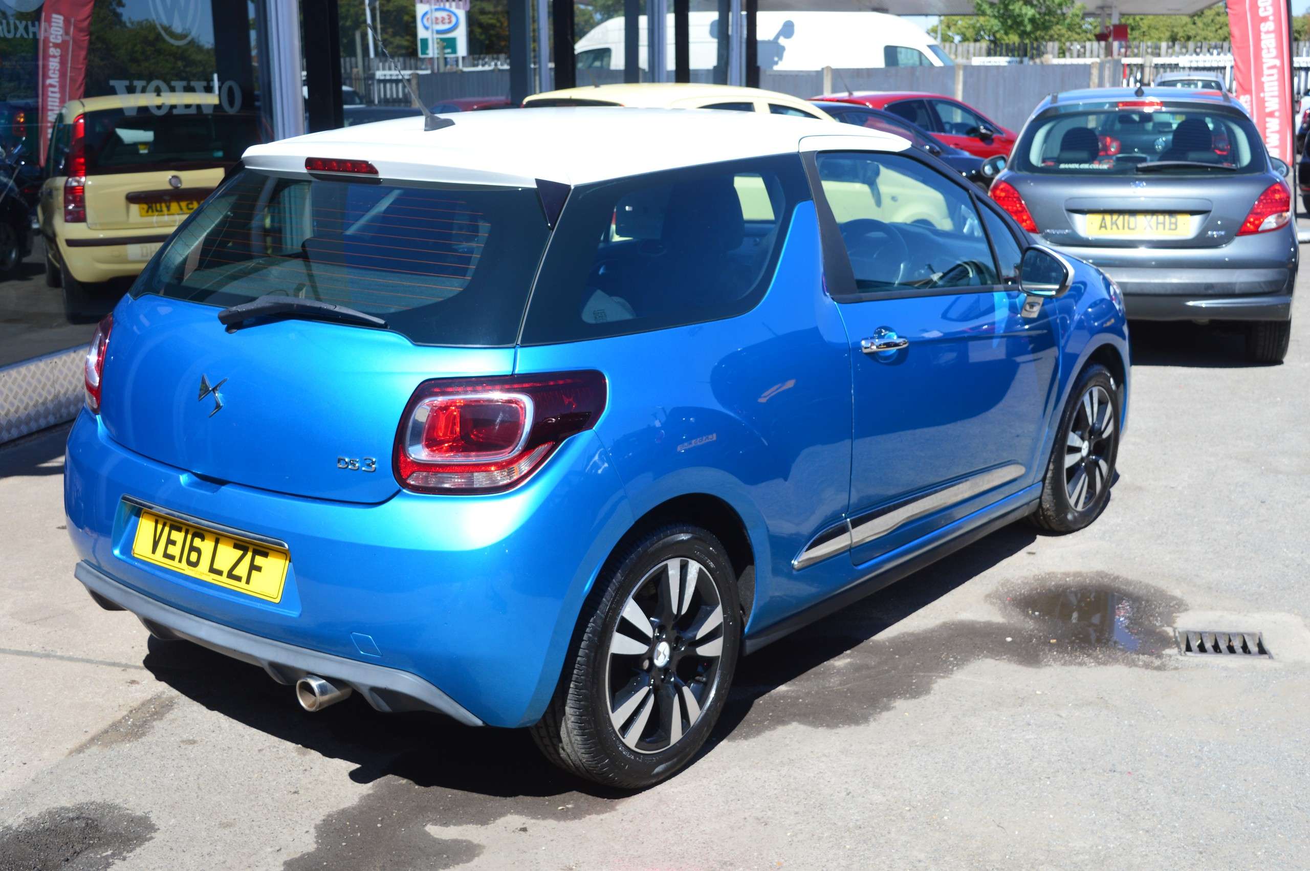A 2016 DS DS 3 1.2 PureTech Chic Hatchback 3dr Petrol Manual Euro 6 (82 ps) A 2016 DS DS 3 1.2 PureTech Chic Hatchback 3dr Petrol Manual Euro 6 (82 ps)