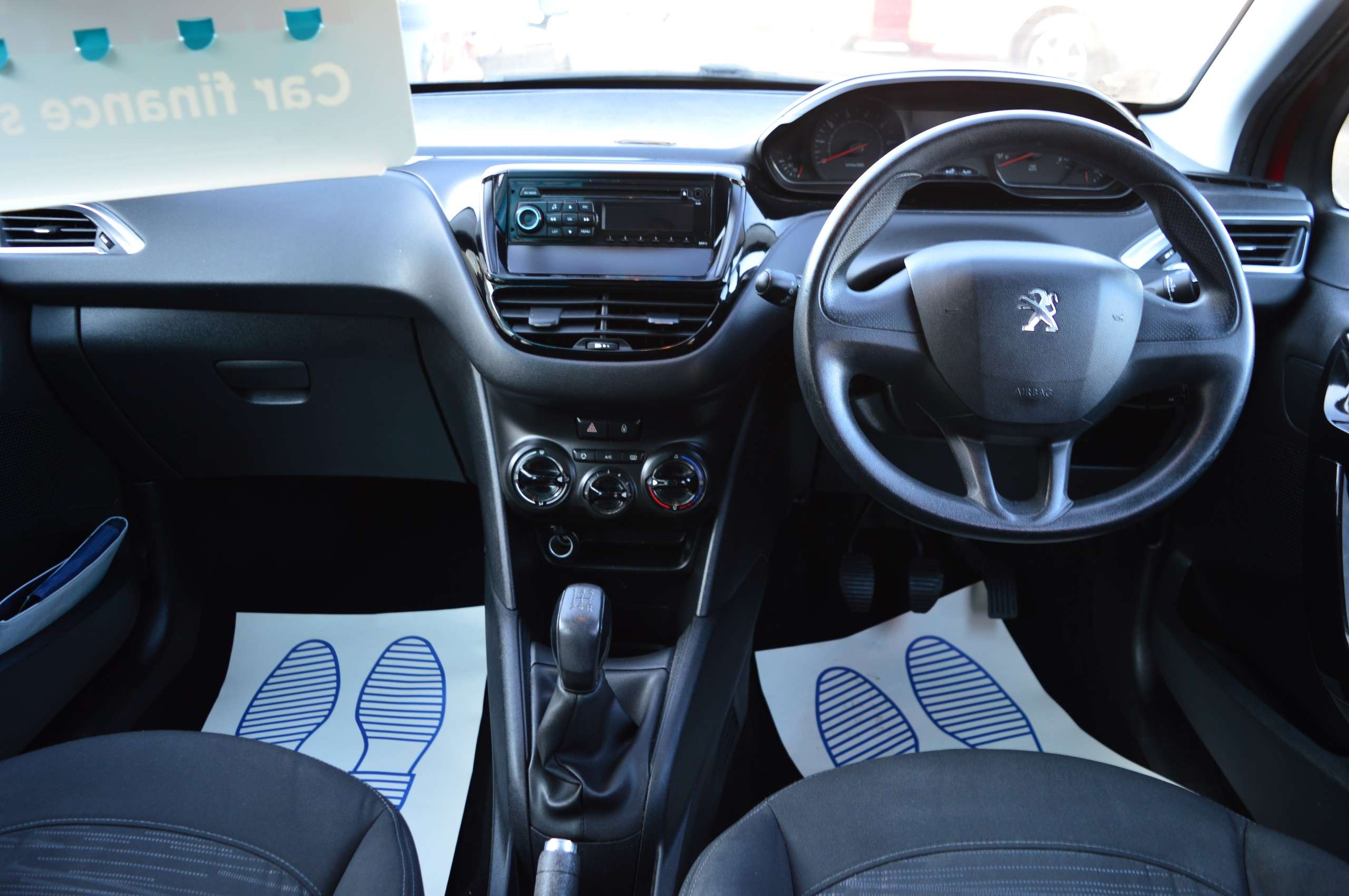 A 2013 PEUGEOT 208 1.2 VTi Access+ Hatchback 5dr Petrol Manual Euro 5 (82 ps) A 2013 PEUGEOT 208 1.2 VTi Access+ Hatchback 5dr Petrol Manual Euro 5 (82 ps)