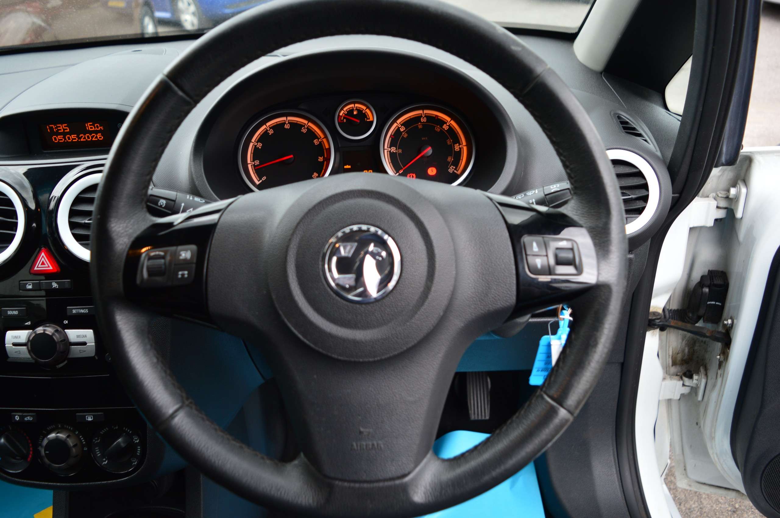 A 2013 VAUXHALL CORSA 1.2 16V Limited Edition Hatchback 3dr Petrol Manual Euro 5 (85 ps) A 2013 VAUXHALL CORSA 1.2 16V Limited Edition Hatchback 3dr Petrol Manual Euro 5 (85 ps)