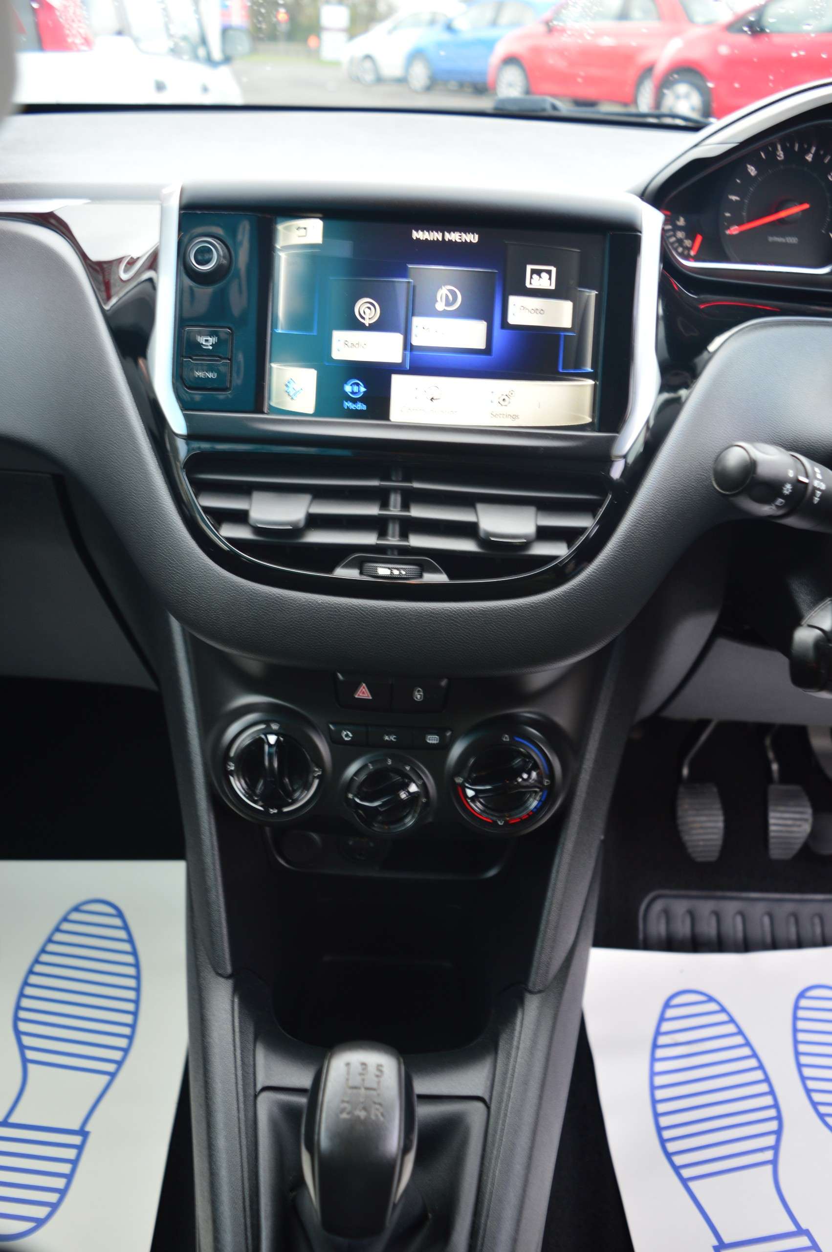 2014 PEUGEOT 208 2014 PEUGEOT 208