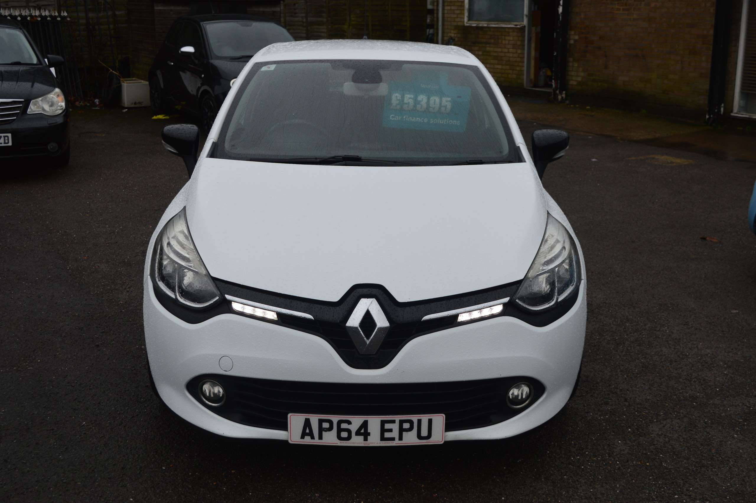 A 2015 RENAULT CLIO 0.9 TCe Dynamique MediaNav Hatchback 5dr Petrol Manual Euro 5 (s/s) (90 ps) A 2015 RENAULT CLIO 0.9 TCe Dynamique MediaNav Hatchback 5dr Petrol Manual Euro 5 (s/s) (90 ps)