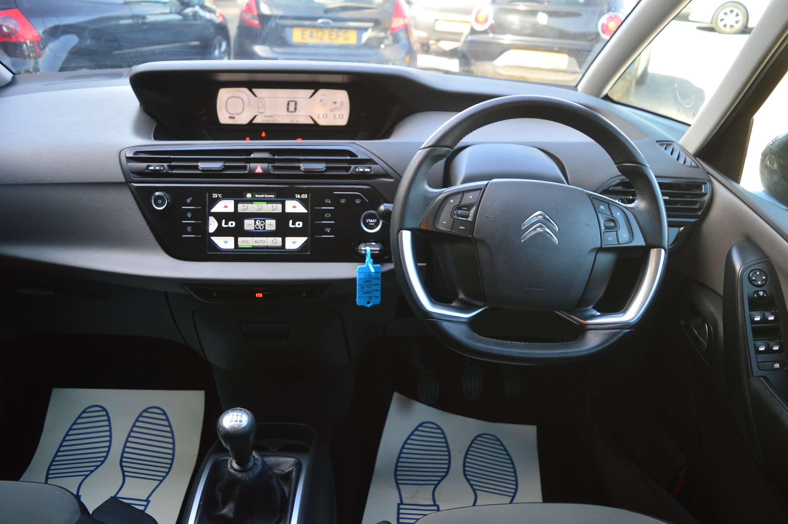 A 2014 CITROEN C4 PICASSO 1.6 e-HDi Airdream VTR+ MPV 5dr Diesel Manual Euro 5 (s/s) (115 ps) A 2014 CITROEN C4 PICASSO 1.6 e-HDi Airdream VTR+ MPV 5dr Diesel Manual Euro 5 (s/s) (115 ps)