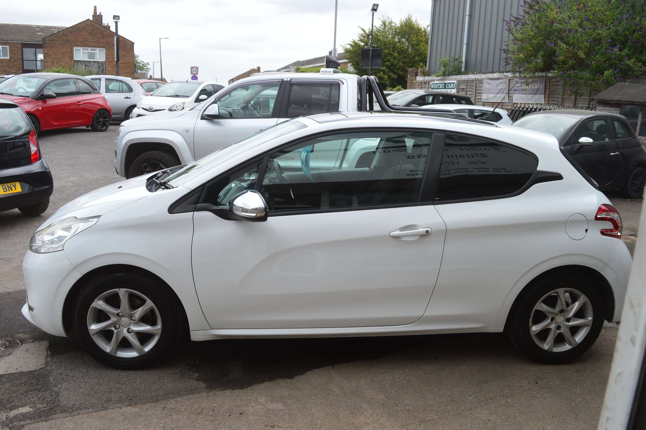2015 PEUGEOT 208 2015 PEUGEOT 208