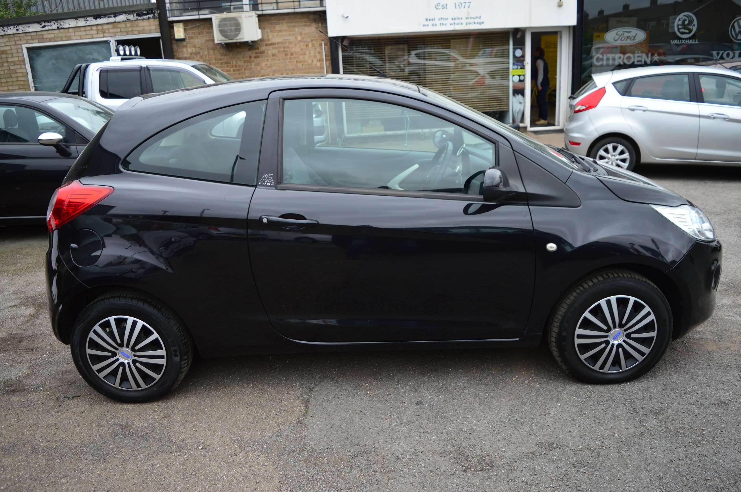 2011 FORD KA 2011 FORD KA