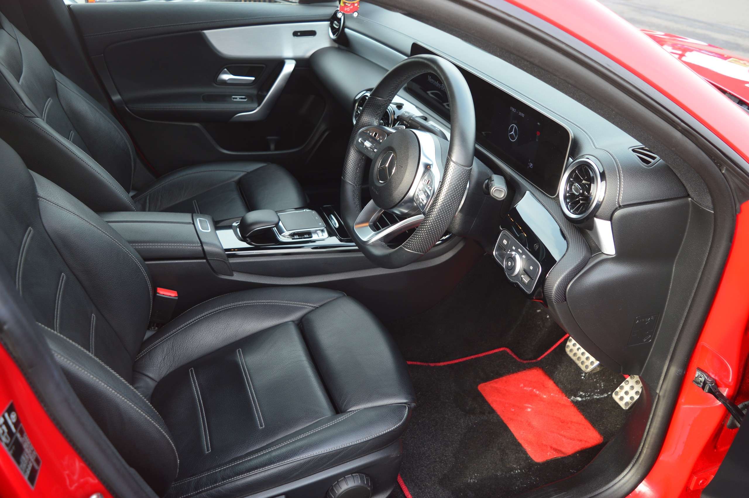 A 2019 VOLKSWAGEN TOUAREG V6 SE TDI BLUEMOTION TECHNOLOGY A 2019 VOLKSWAGEN TOUAREG V6 SE TDI BLUEMOTION TECHNOLOGY