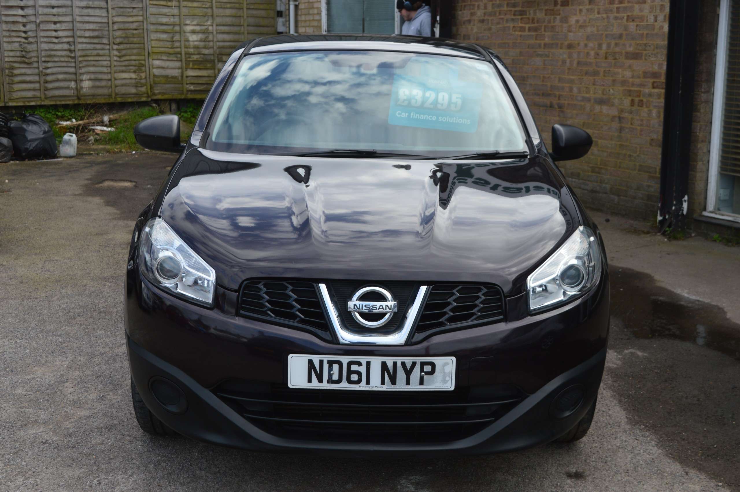 A 2012 NISSAN QASHQAI 1.5 dCi Puredrive Visia SUV 5dr Diesel Manual 2WD Euro 5 (110 ps) A 2012 NISSAN QASHQAI 1.5 dCi Puredrive Visia SUV 5dr Diesel Manual 2WD Euro 5 (110 ps)