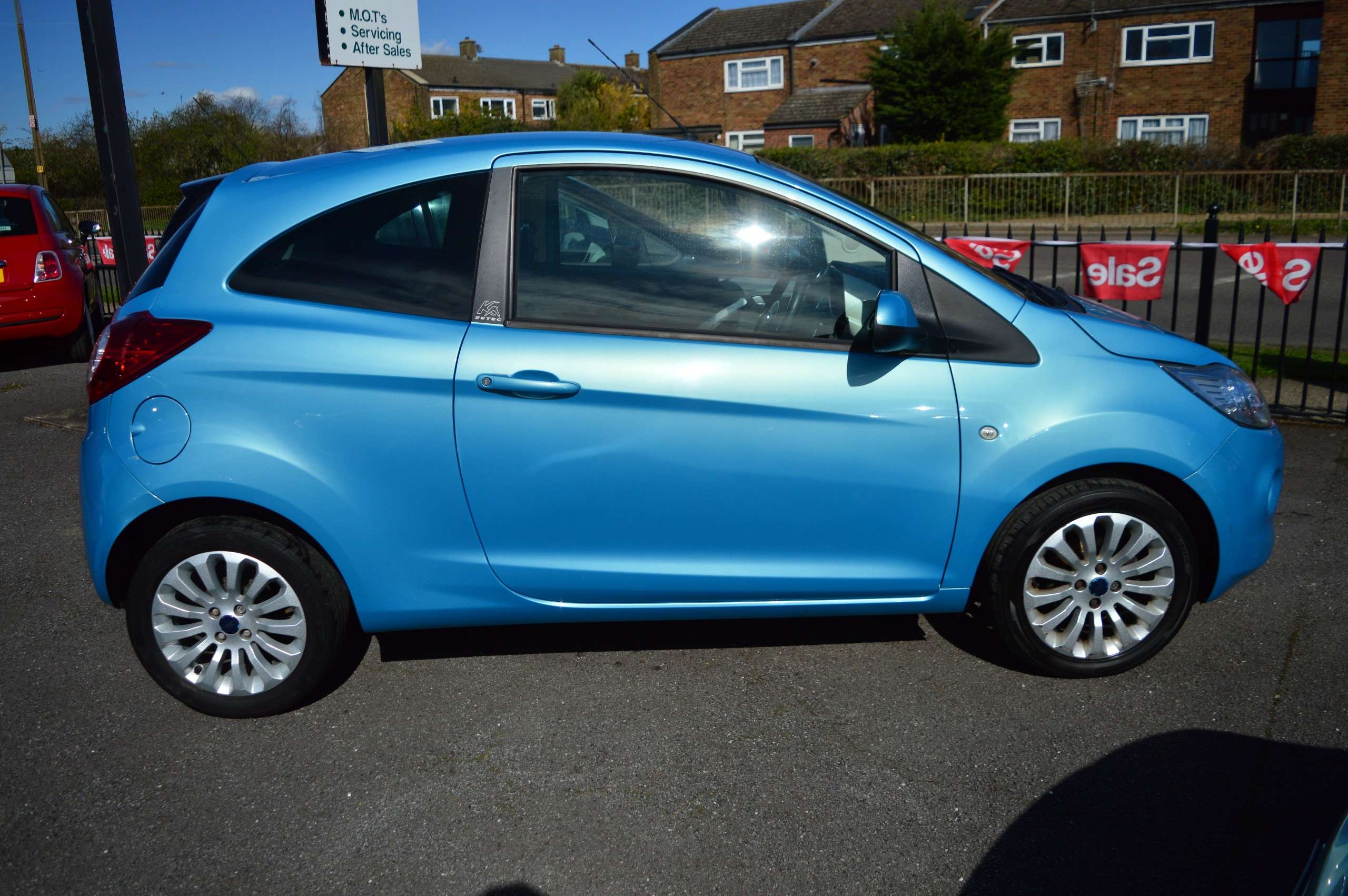 A 2011 FORD KA 1.2 Zetec Hatchback 3dr Petrol Manual Euro 5 (s/s) (69 ps) A 2011 FORD KA 1.2 Zetec Hatchback 3dr Petrol Manual Euro 5 (s/s) (69 ps)