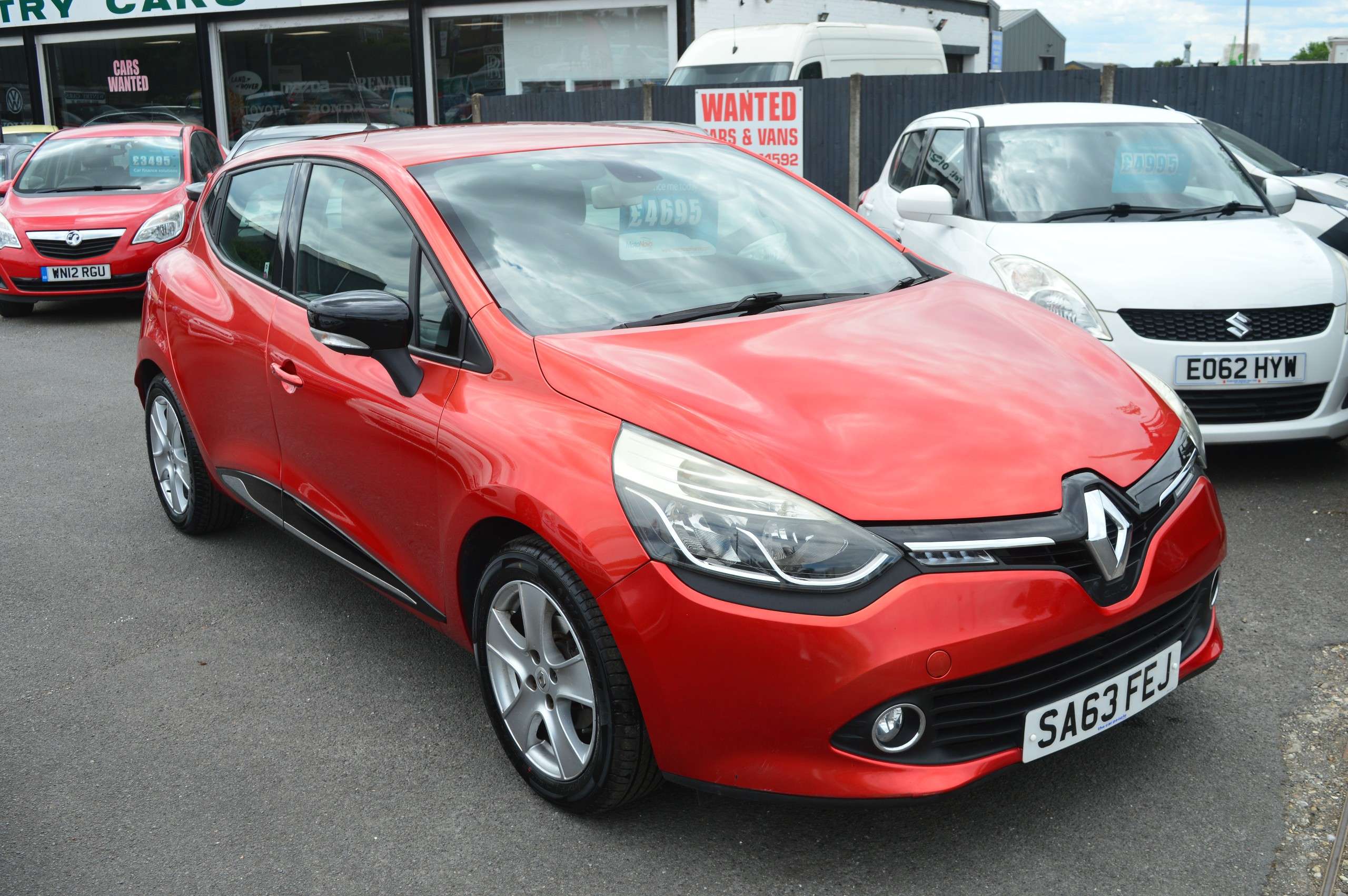 A 2013 RENAULT CLIO 1.2 16V Dynamique MediaNav Hatchback 5dr Petrol Manual Euro 5 (75 ps) A 2013 RENAULT CLIO 1.2 16V Dynamique MediaNav Hatchback 5dr Petrol Manual Euro 5 (75 ps)