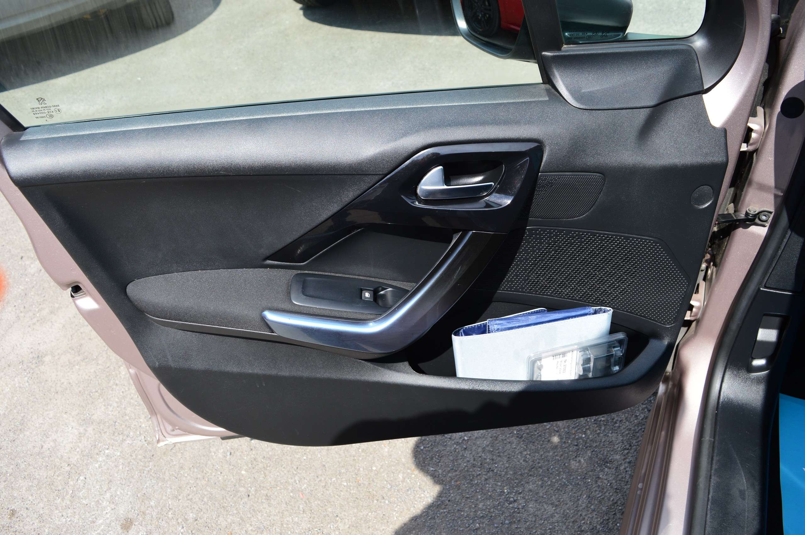 2013 PEUGEOT 208 2013 PEUGEOT 208