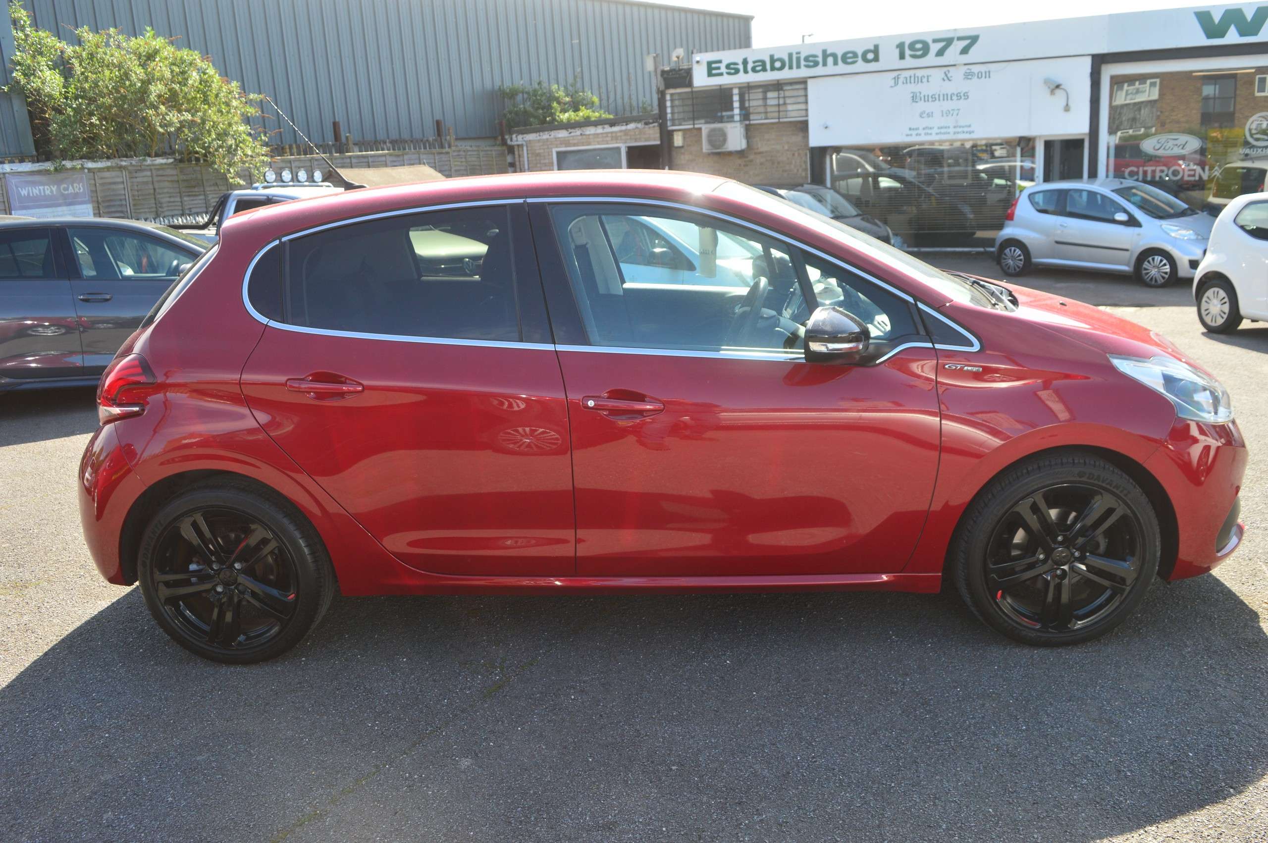 2017 PEUGEOT 208 2017 PEUGEOT 208