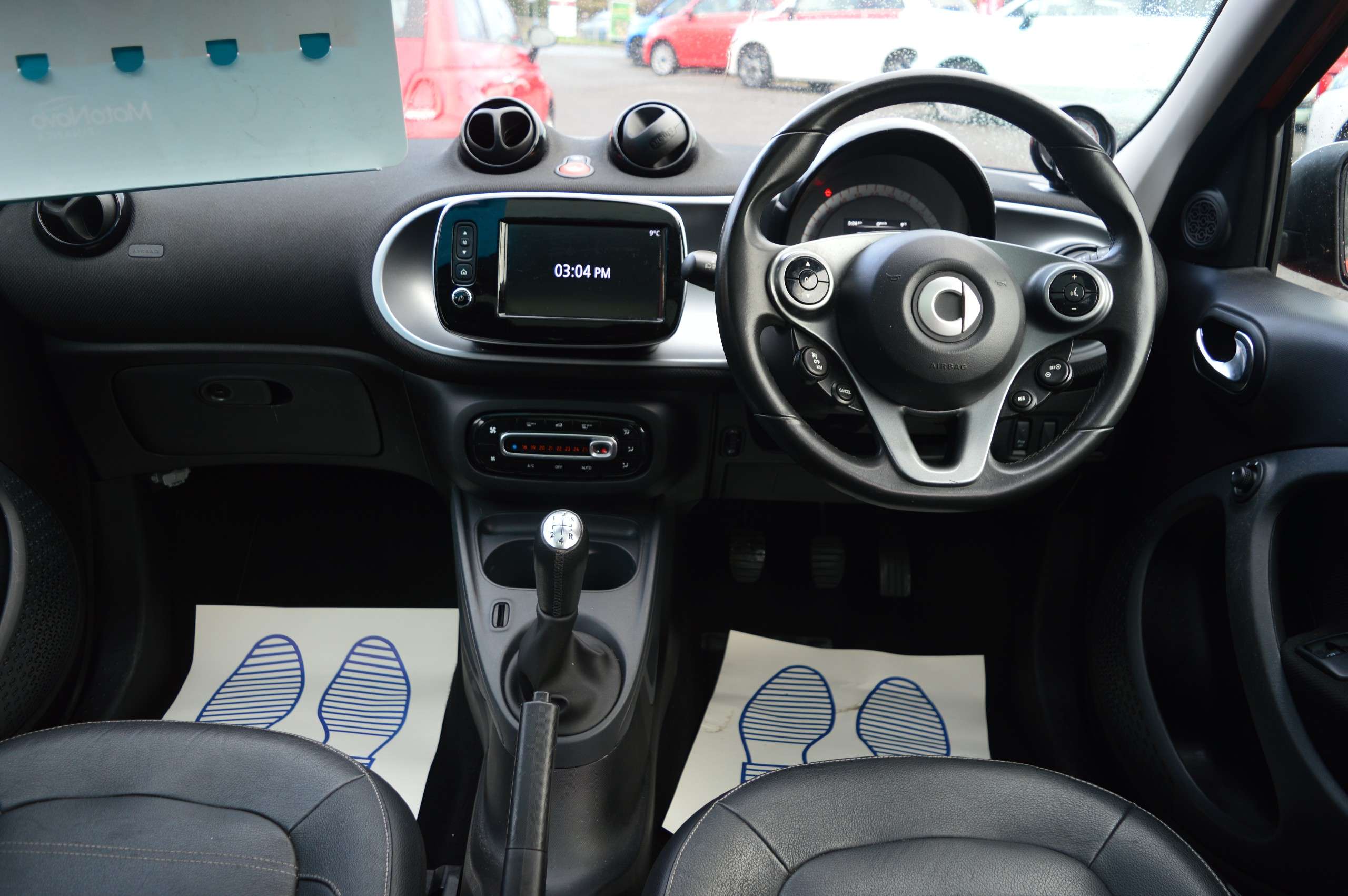 A 2015 SMART FORFOUR 1.0 Prime (Premium) Hatchback 5dr Petrol Manual Euro 6 (s/s) (71 ps) A 2015 SMART FORFOUR 1.0 Prime (Premium) Hatchback 5dr Petrol Manual Euro 6 (s/s) (71 ps)