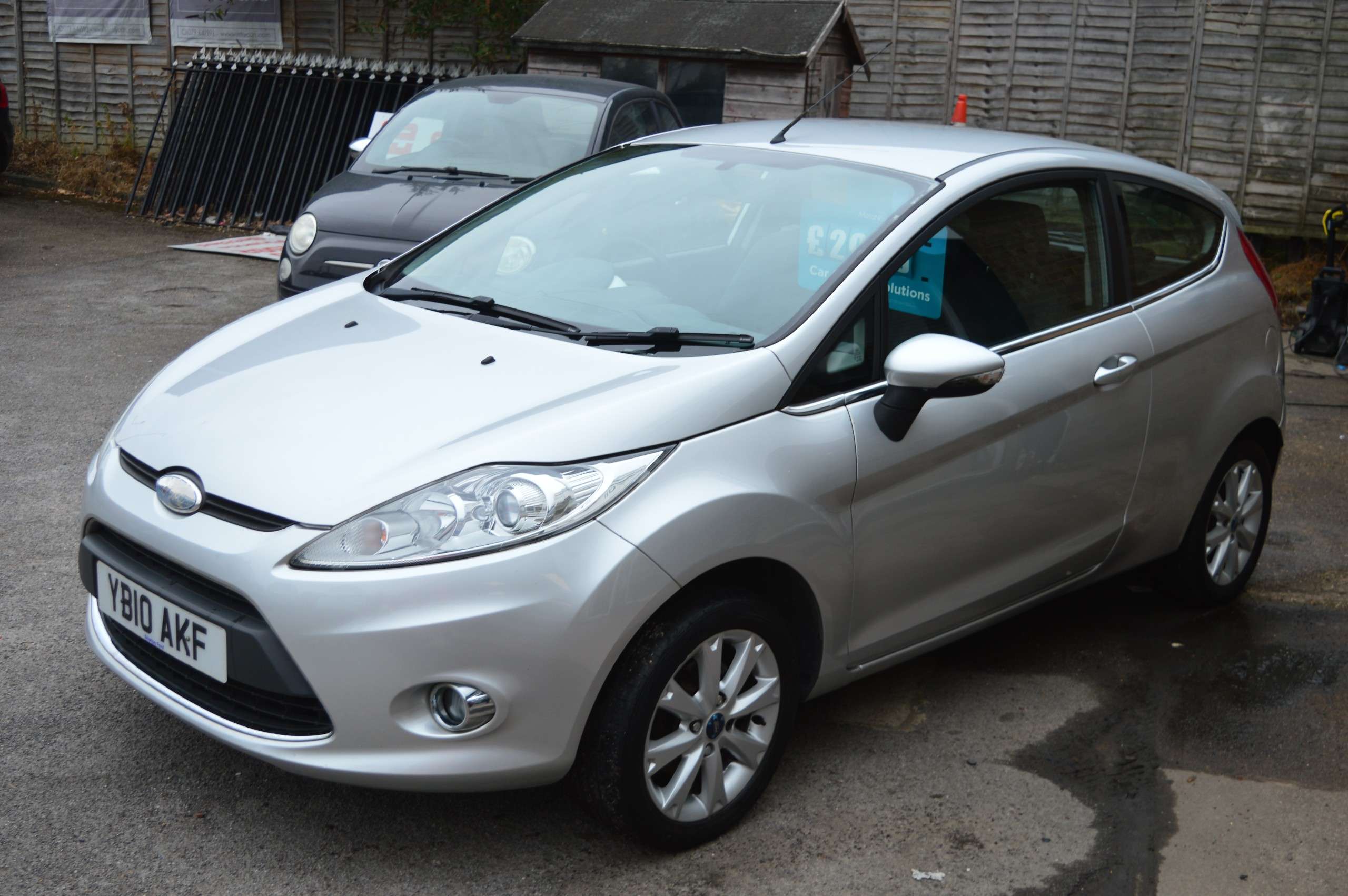 A 2010 FORD FIESTA 1.25 Zetec Hatchback 3dr Petrol Manual (129 g/km, 81 bhp) A 2010 FORD FIESTA 1.25 Zetec Hatchback 3dr Petrol Manual (129 g/km, 81 bhp)
