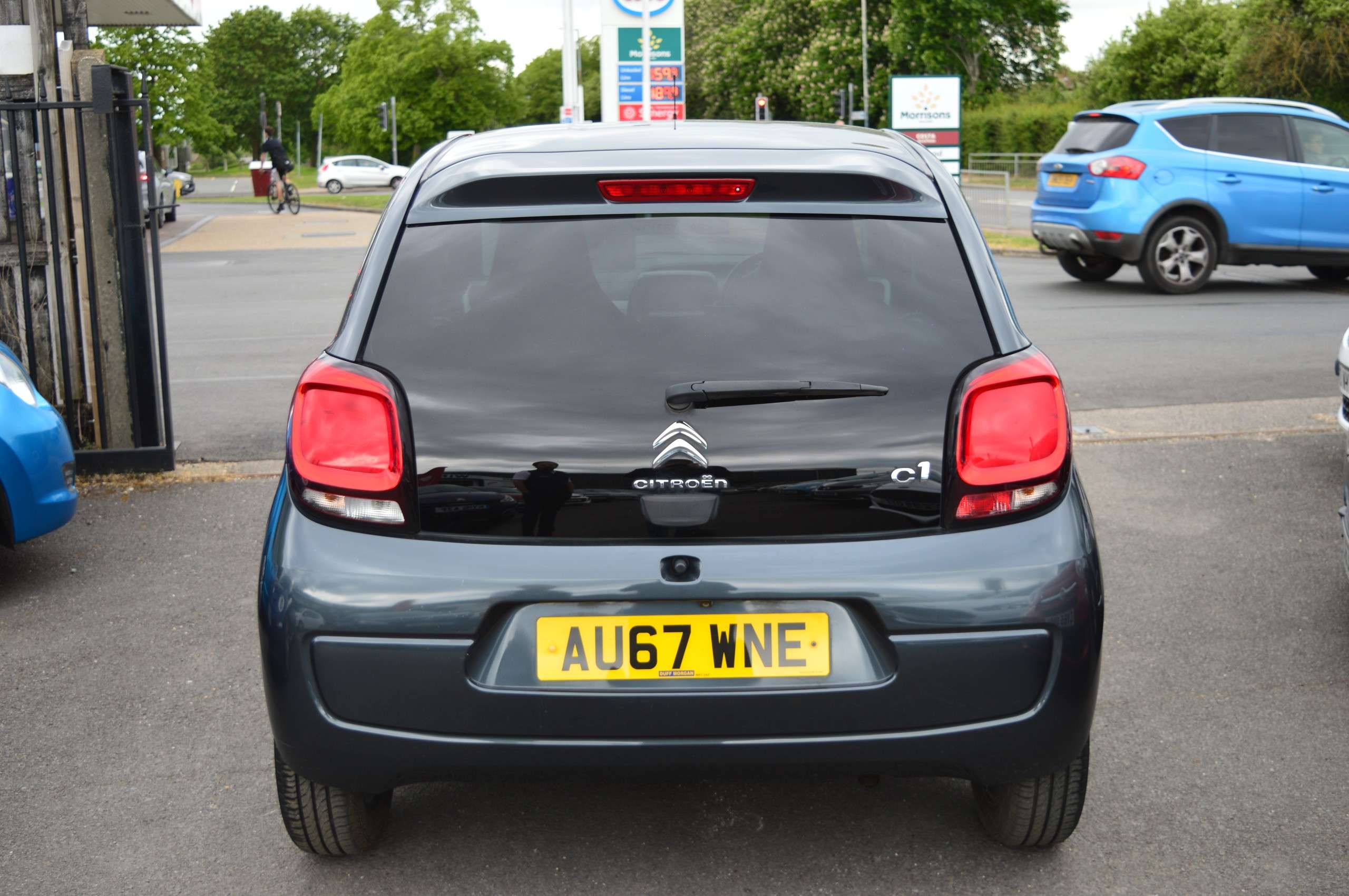 A 2017 CITROEN C1 1.2 PureTech Flair Hatchback 5dr Petrol Manual Euro 6 (82 ps) A 2017 CITROEN C1 1.2 PureTech Flair Hatchback 5dr Petrol Manual Euro 6 (82 ps)
