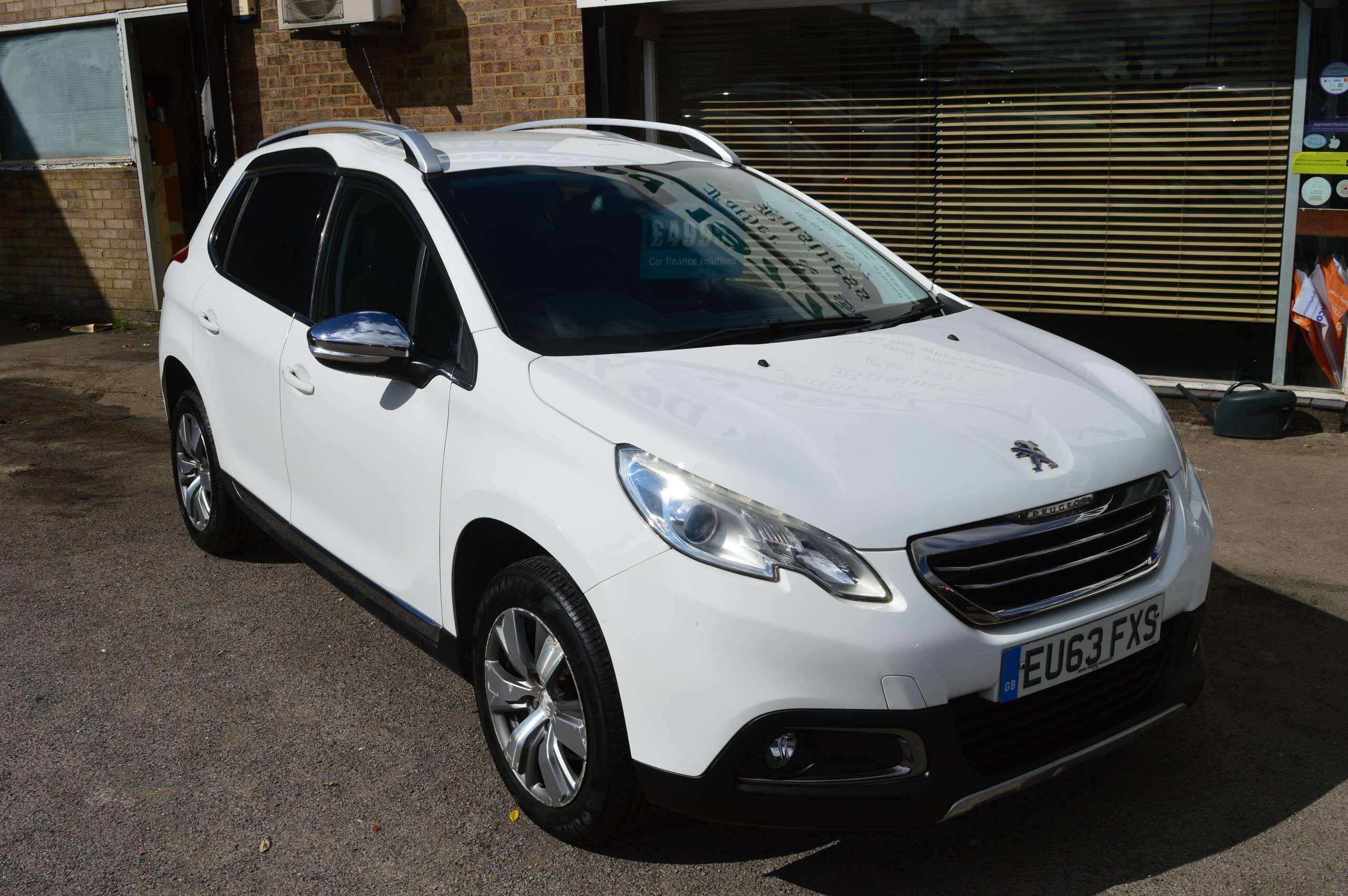 A 2013 PEUGEOT 2008 1.2 VTi Allure SUV 5dr Petrol Manual Euro 5 (82 ps) A 2013 PEUGEOT 2008 1.2 VTi Allure SUV 5dr Petrol Manual Euro 5 (82 ps)