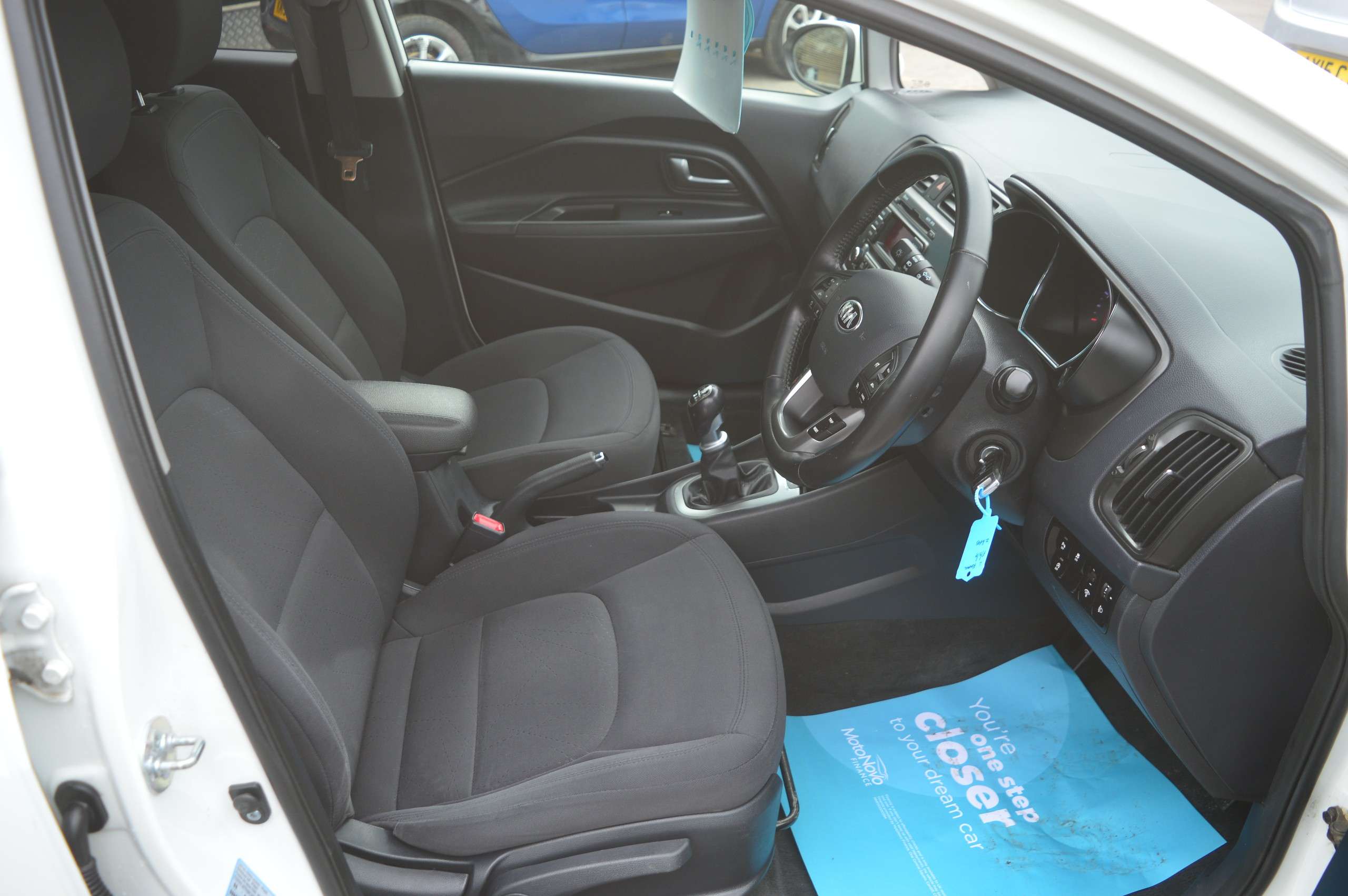 2013 KIA RIO 2013 KIA RIO