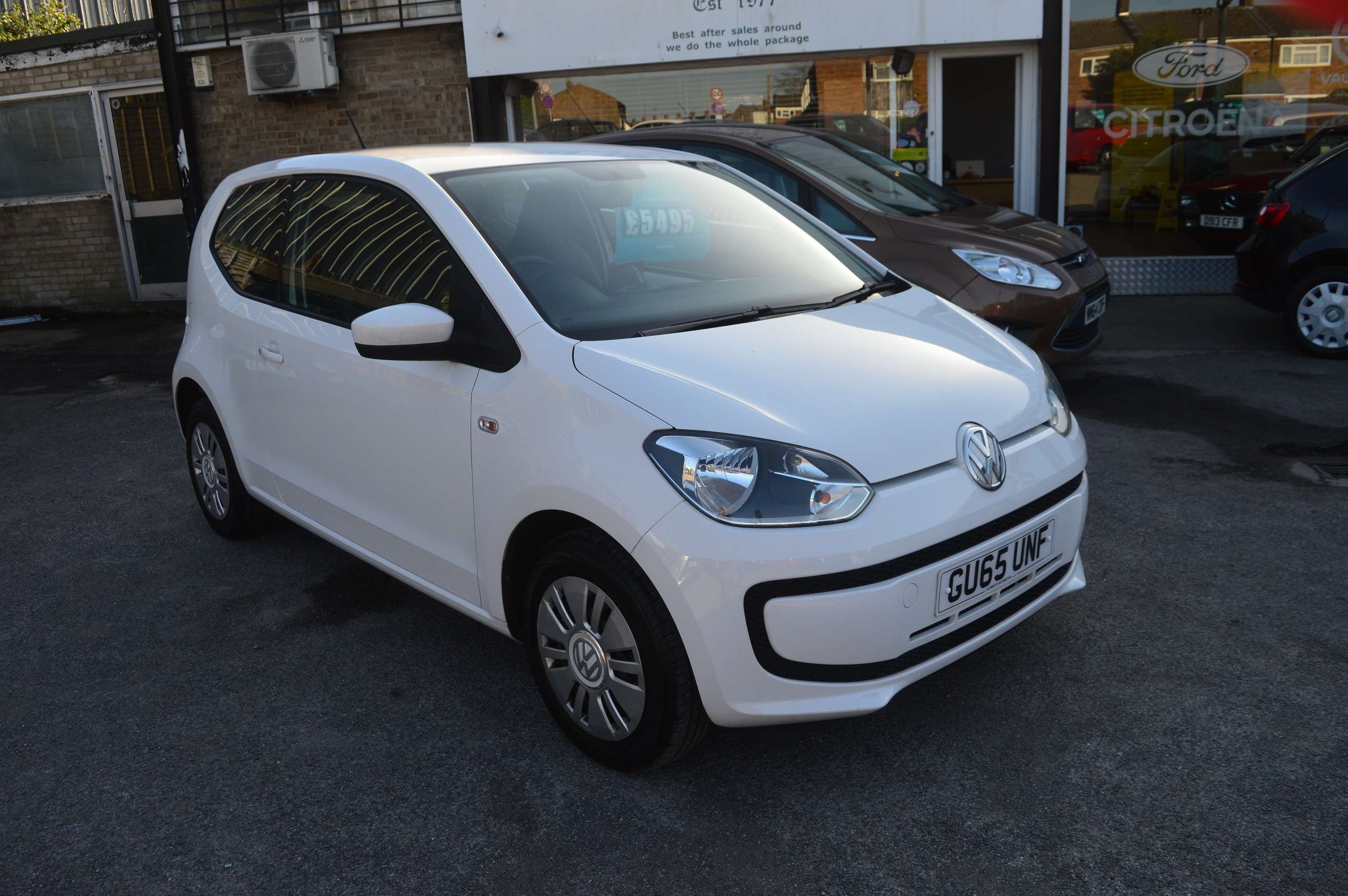 A 2015 VOLKSWAGEN UP! 1.0 Move up Hatchback 3dr Petrol Manual Euro 6 (60 ps) A 2015 VOLKSWAGEN UP! 1.0 Move up Hatchback 3dr Petrol Manual Euro 6 (60 ps)