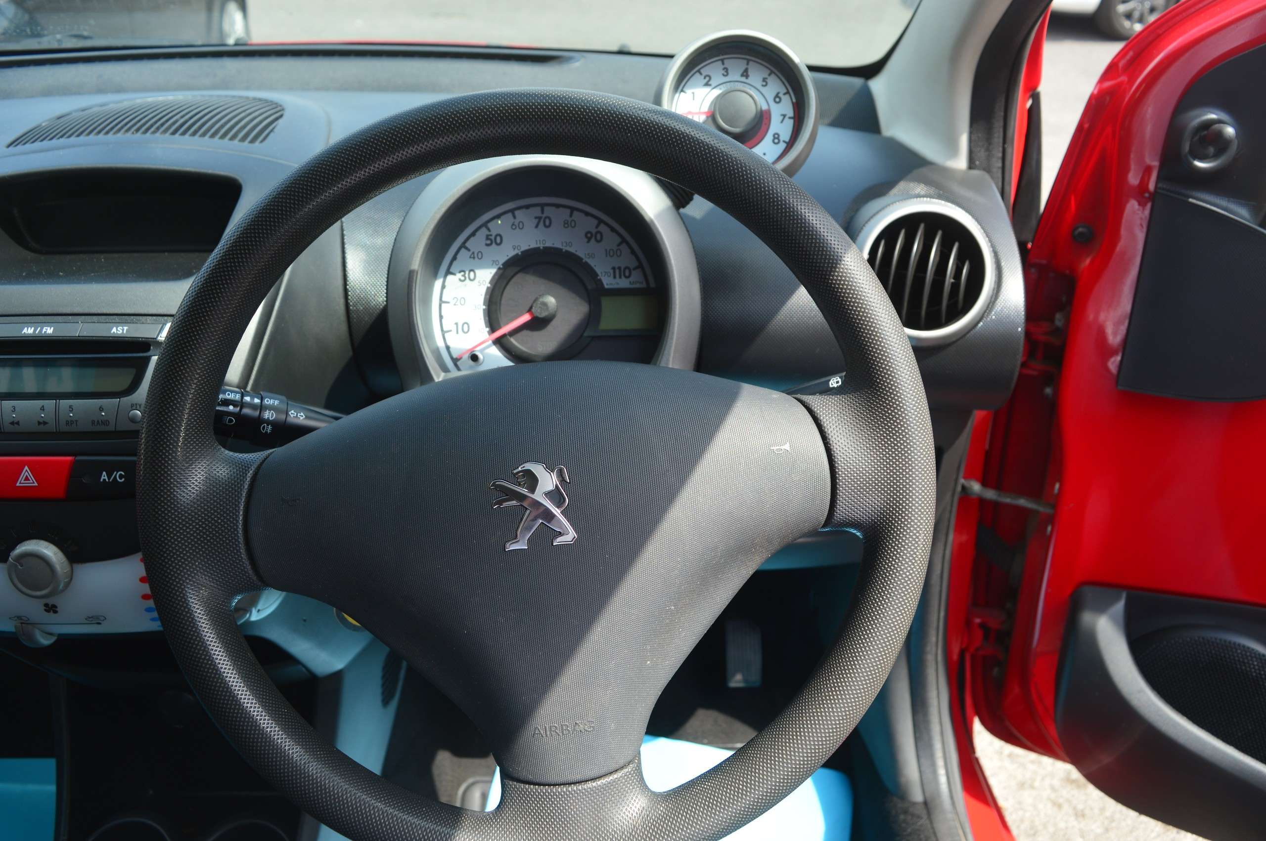 2014 PEUGEOT 107 2014 PEUGEOT 107