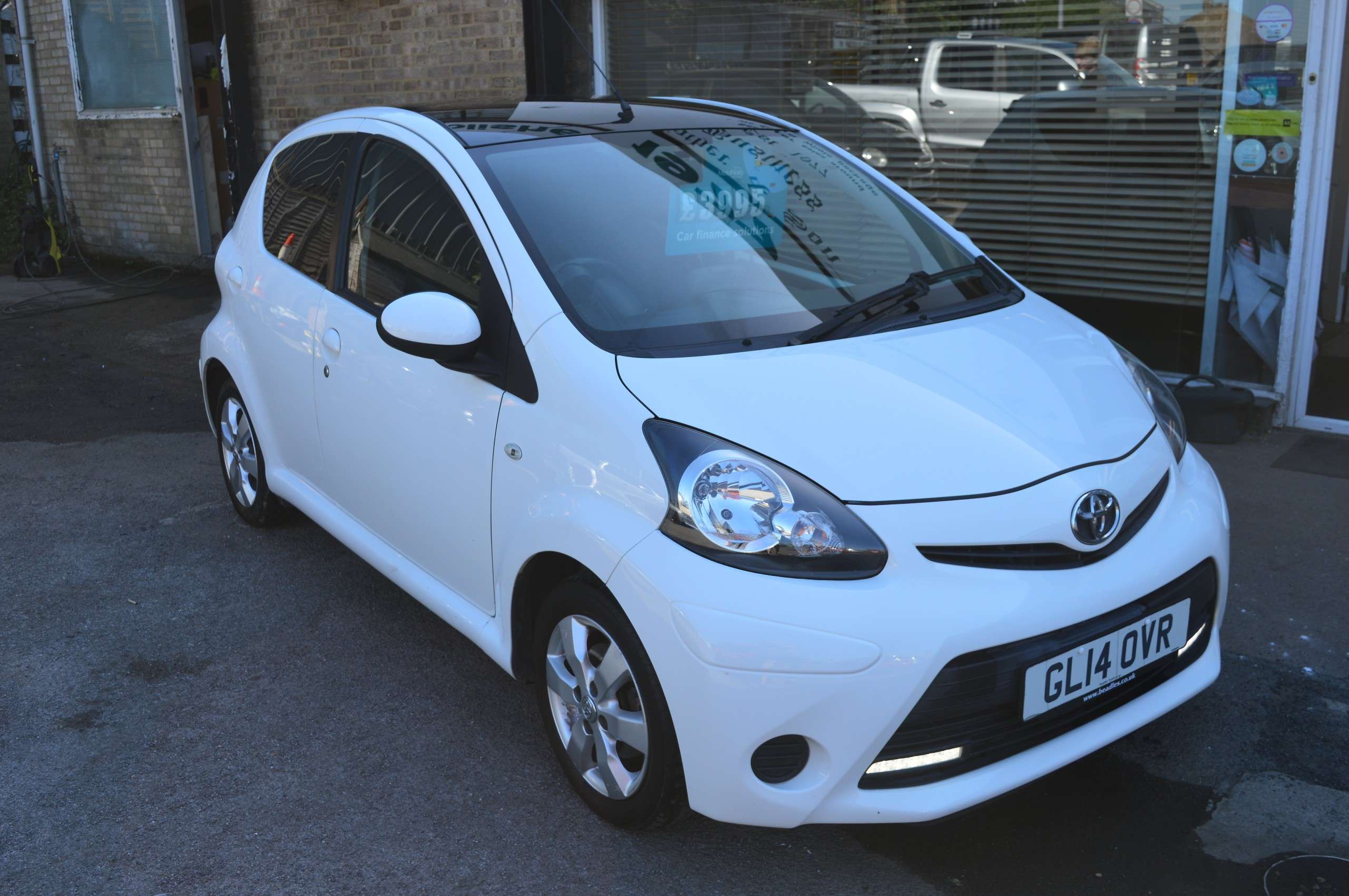 A 2014 TOYOTA AYGO 1.0 VVT-i Move Hatchback 5dr Petrol Manual Euro 5 (68 ps) A 2014 TOYOTA AYGO 1.0 VVT-i Move Hatchback 5dr Petrol Manual Euro 5 (68 ps)