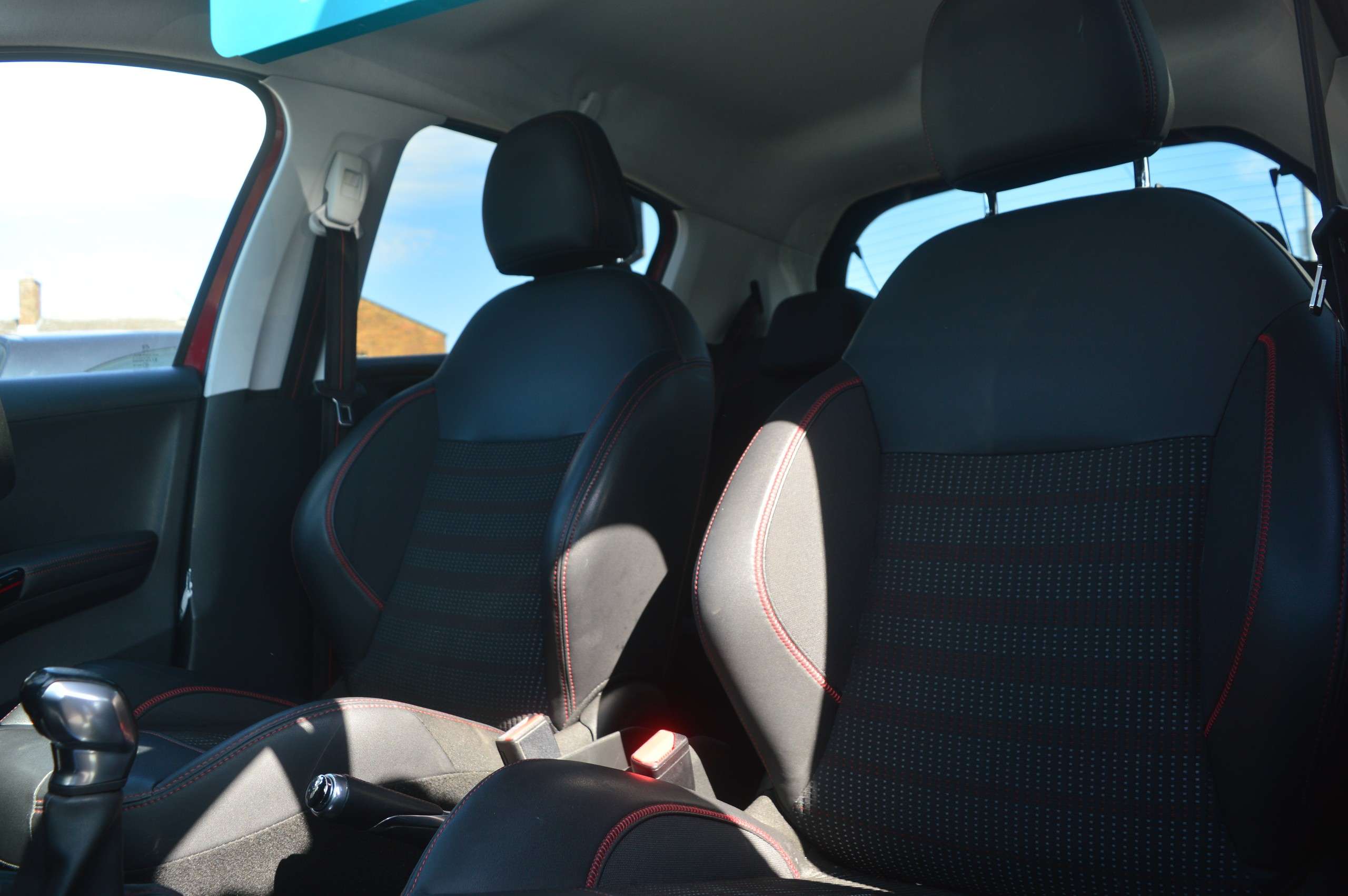 2017 PEUGEOT 208 2017 PEUGEOT 208