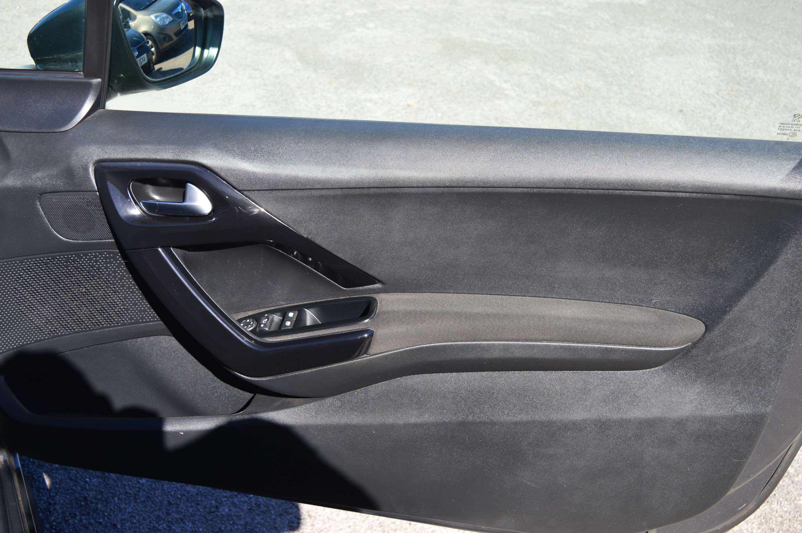 2012 PEUGEOT 208 2012 PEUGEOT 208
