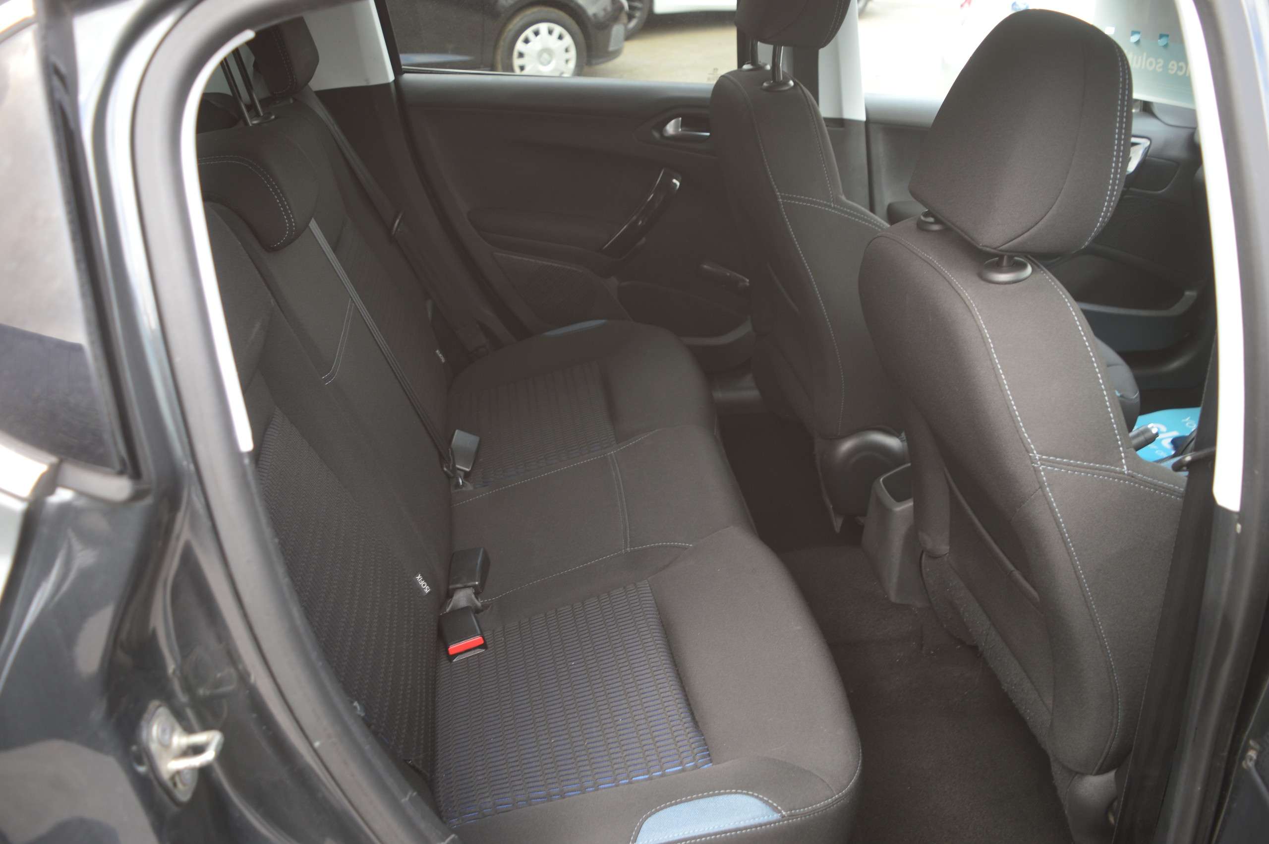 2015 PEUGEOT 208 2015 PEUGEOT 208