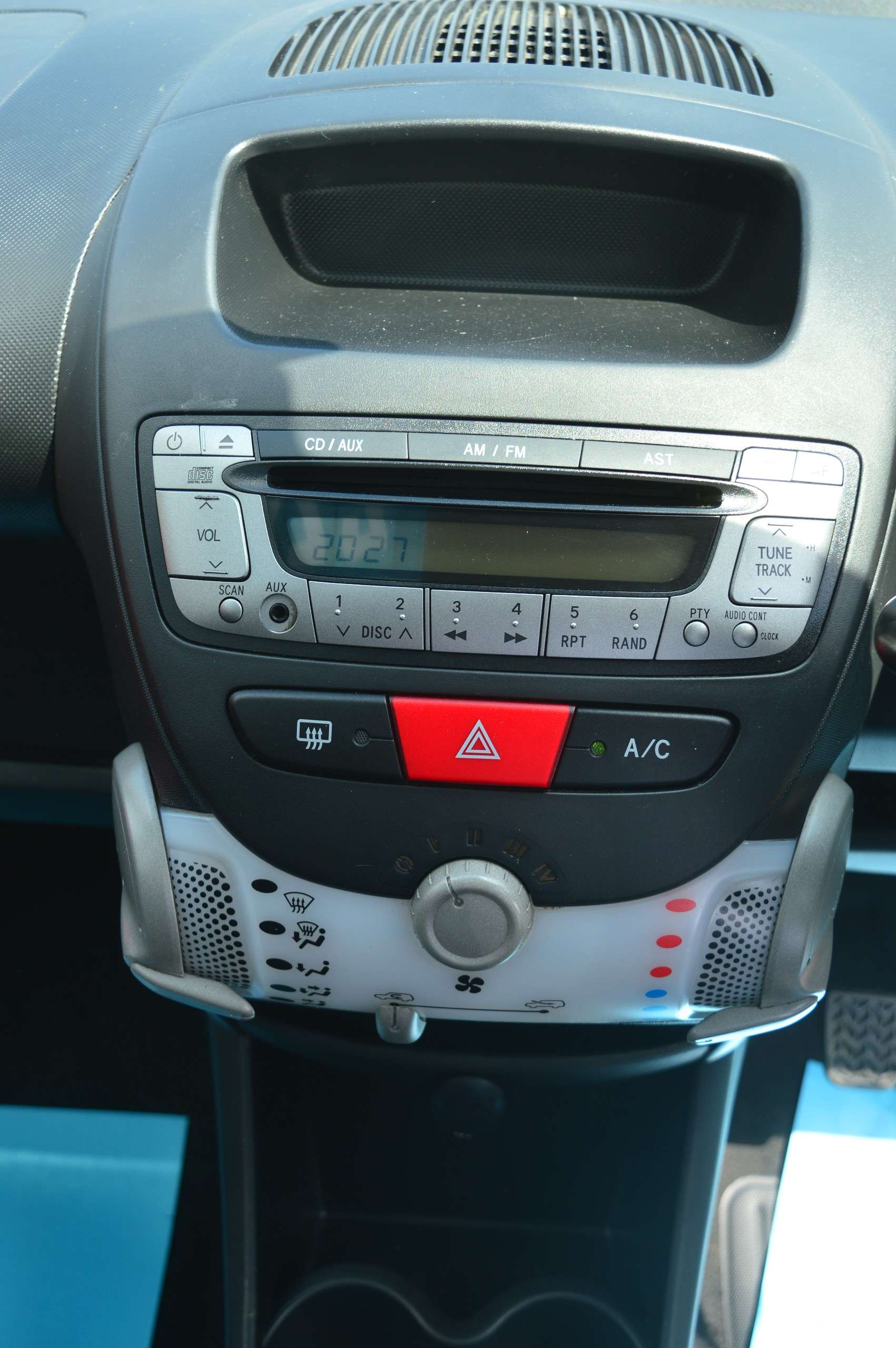 2014 PEUGEOT 107 2014 PEUGEOT 107