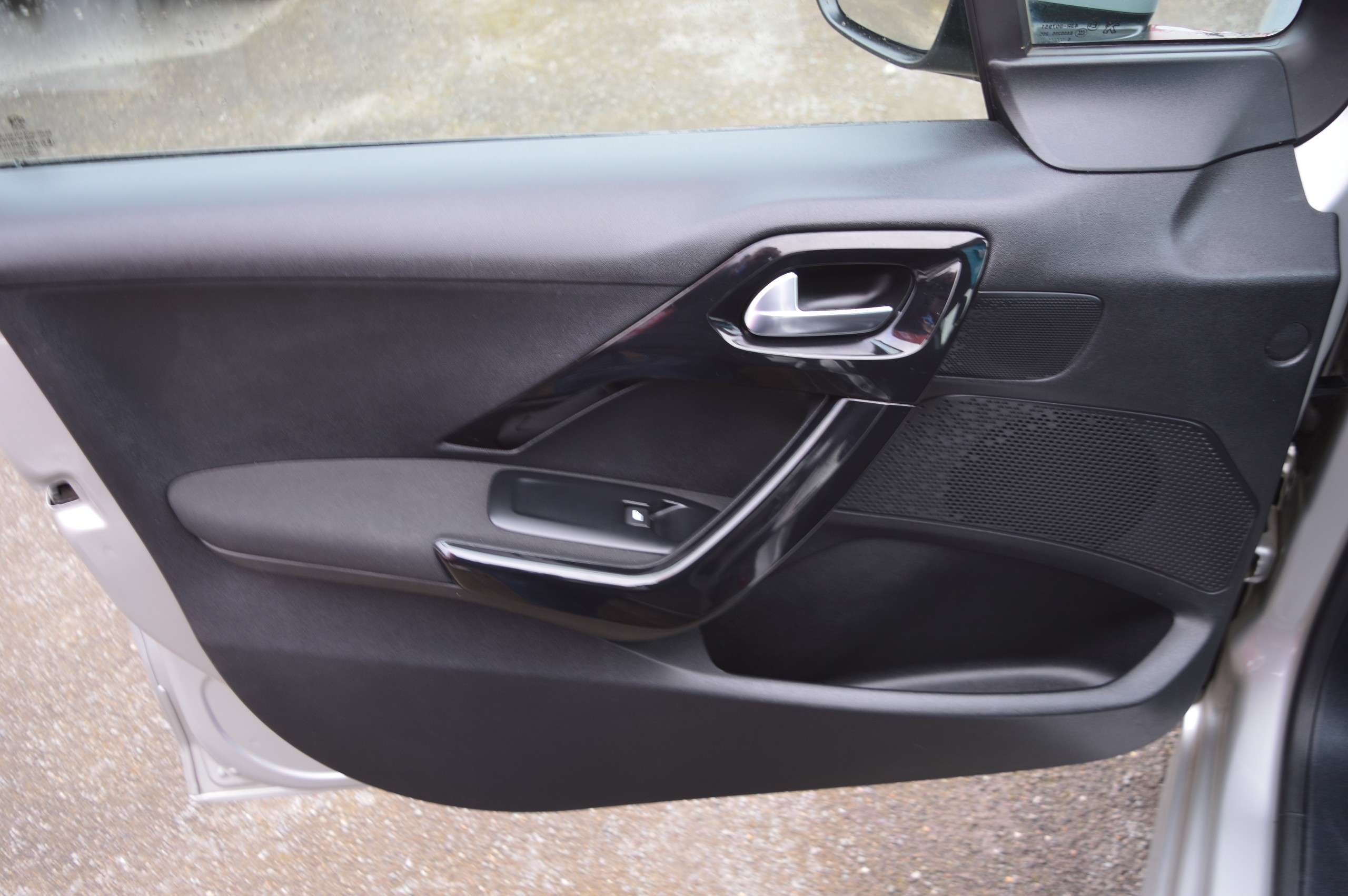 2015 PEUGEOT 208 2015 PEUGEOT 208