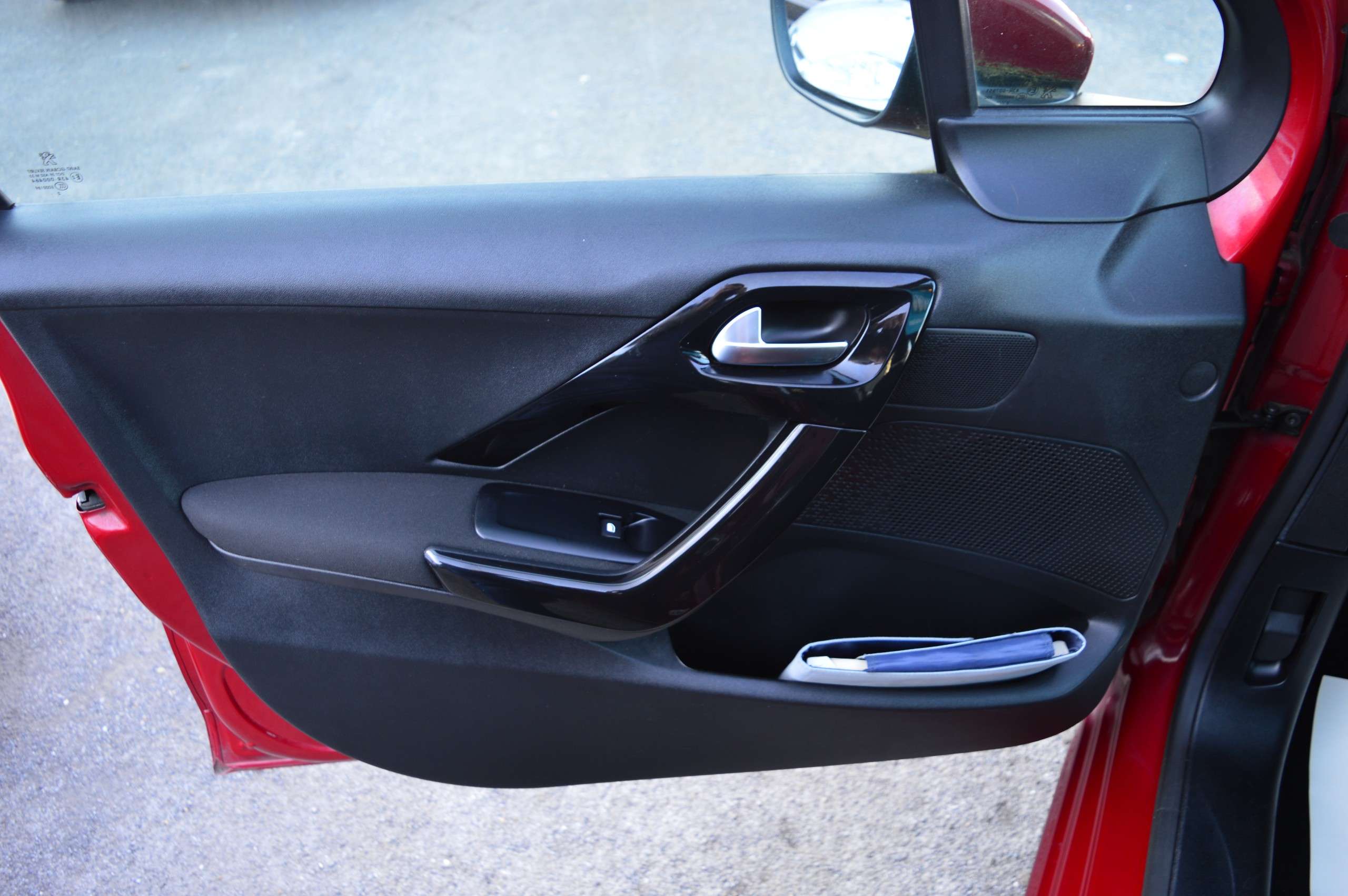 2013 PEUGEOT 208 2013 PEUGEOT 208