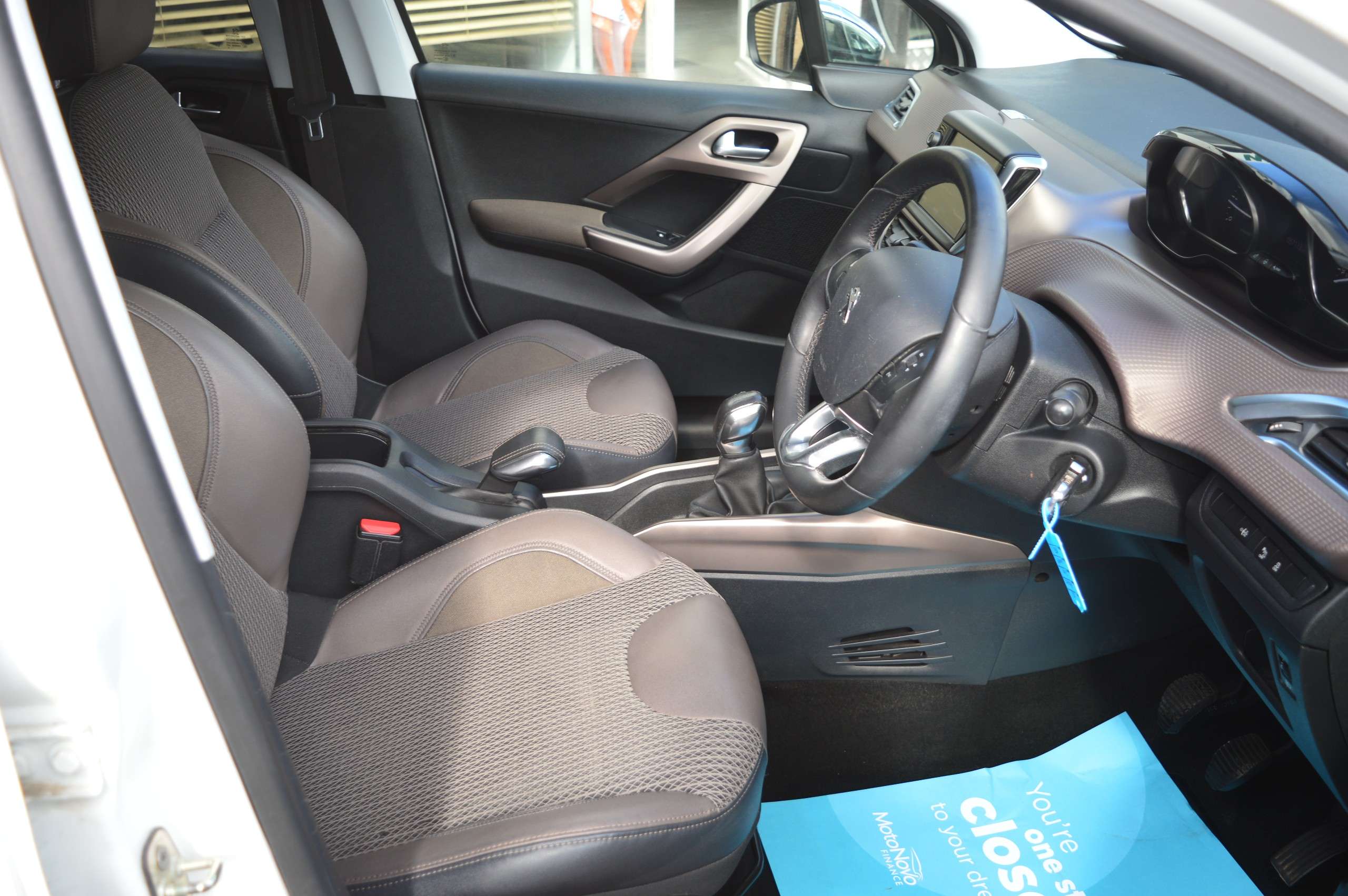 2013 PEUGEOT 2008 2013 PEUGEOT 2008