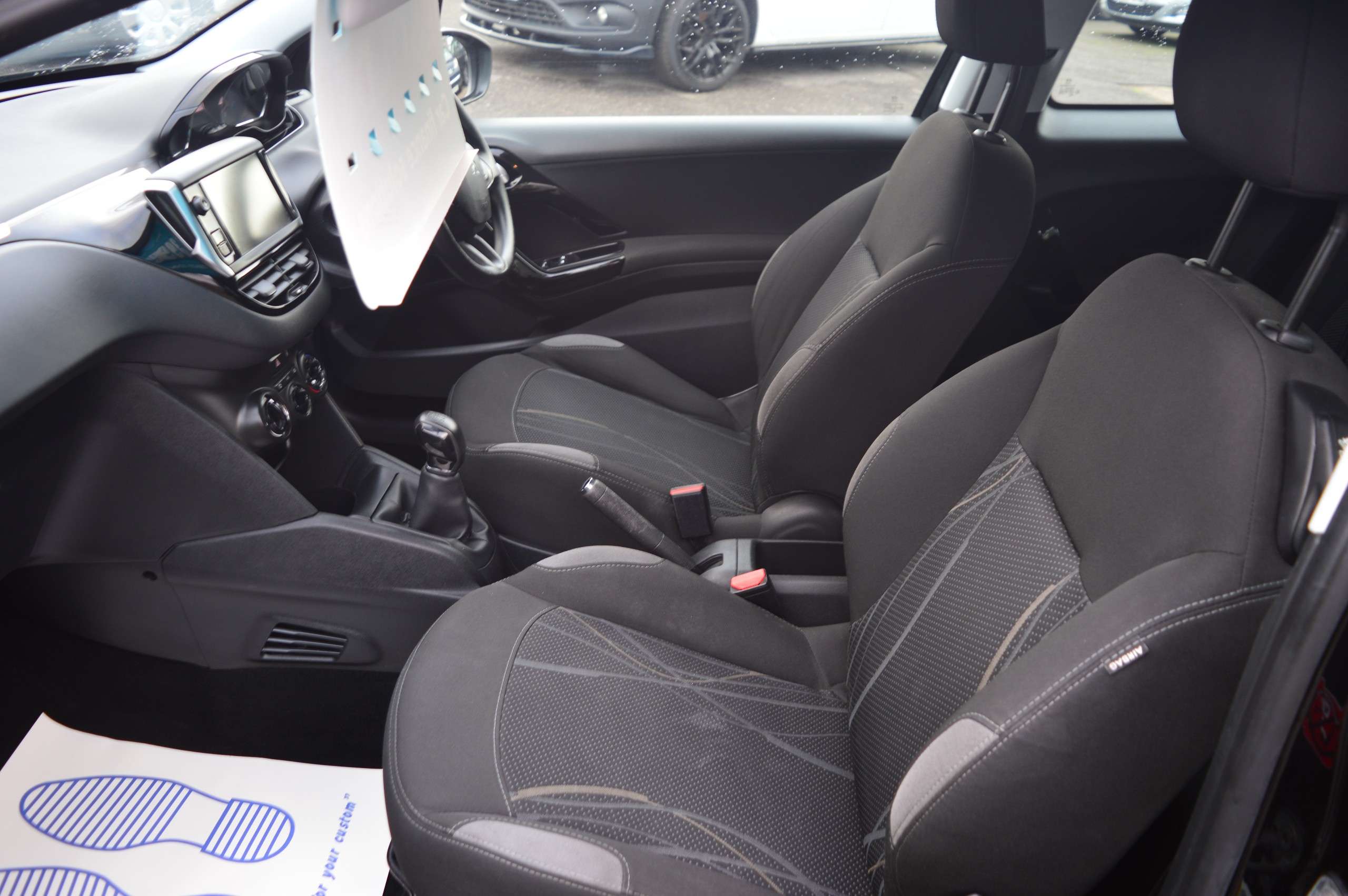 2014 PEUGEOT 208 2014 PEUGEOT 208