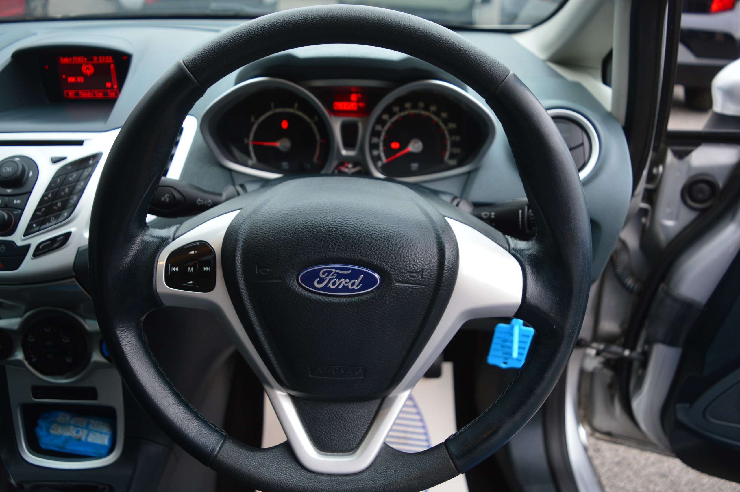A 2010 FORD FIESTA 1.25 Zetec Hatchback 3dr Petrol Manual (129 g/km, 81 bhp) A 2010 FORD FIESTA 1.25 Zetec Hatchback 3dr Petrol Manual (129 g/km, 81 bhp)