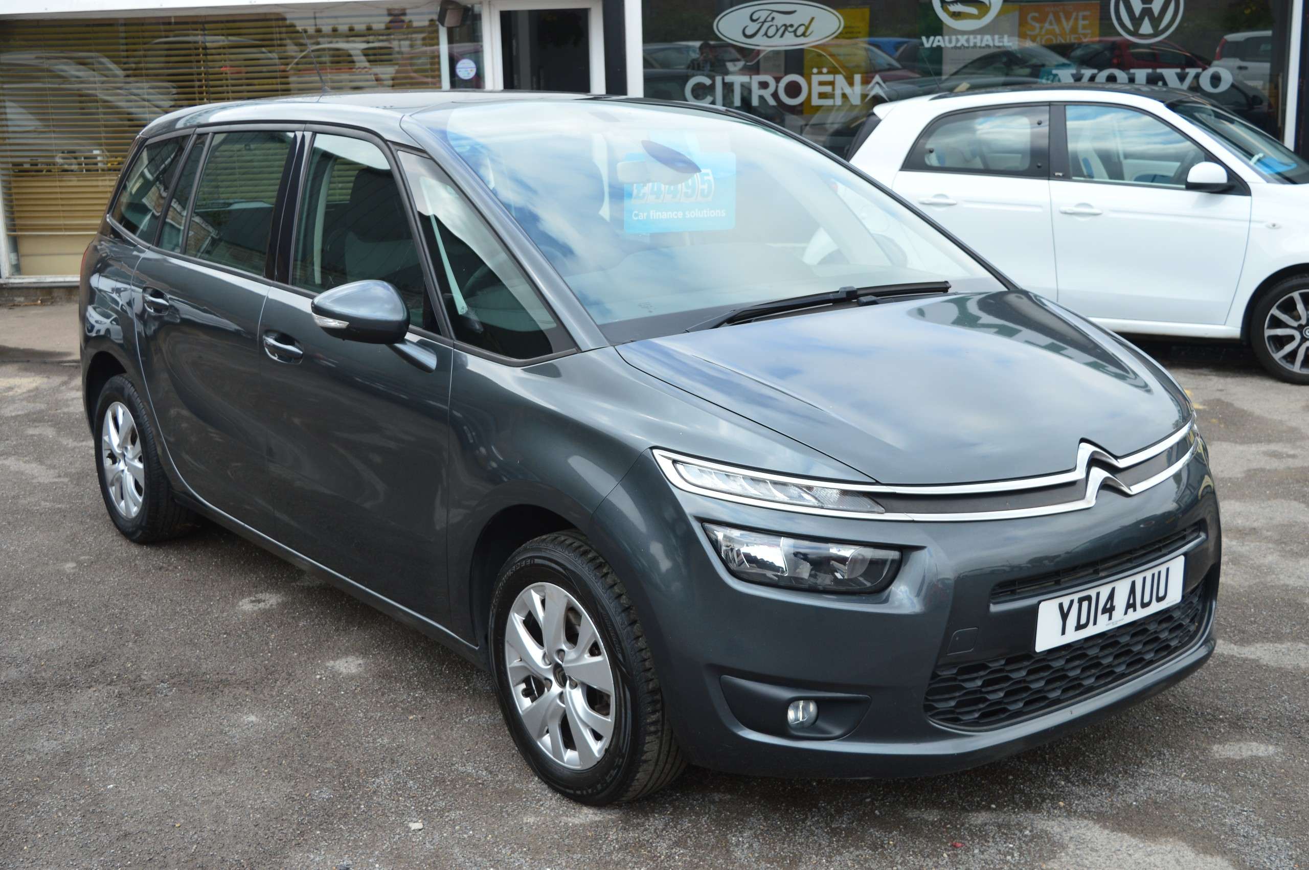 A 2014 CITROEN GRAND C4 PICASSO 1.6 e-HDi Airdream VTR+ MPV 5dr Diesel Manual Euro 5 (s/s) (115 ps) A 2014 CITROEN GRAND C4 PICASSO 1.6 e-HDi Airdream VTR+ MPV 5dr Diesel Manual Euro 5 (s/s) (115 ps)