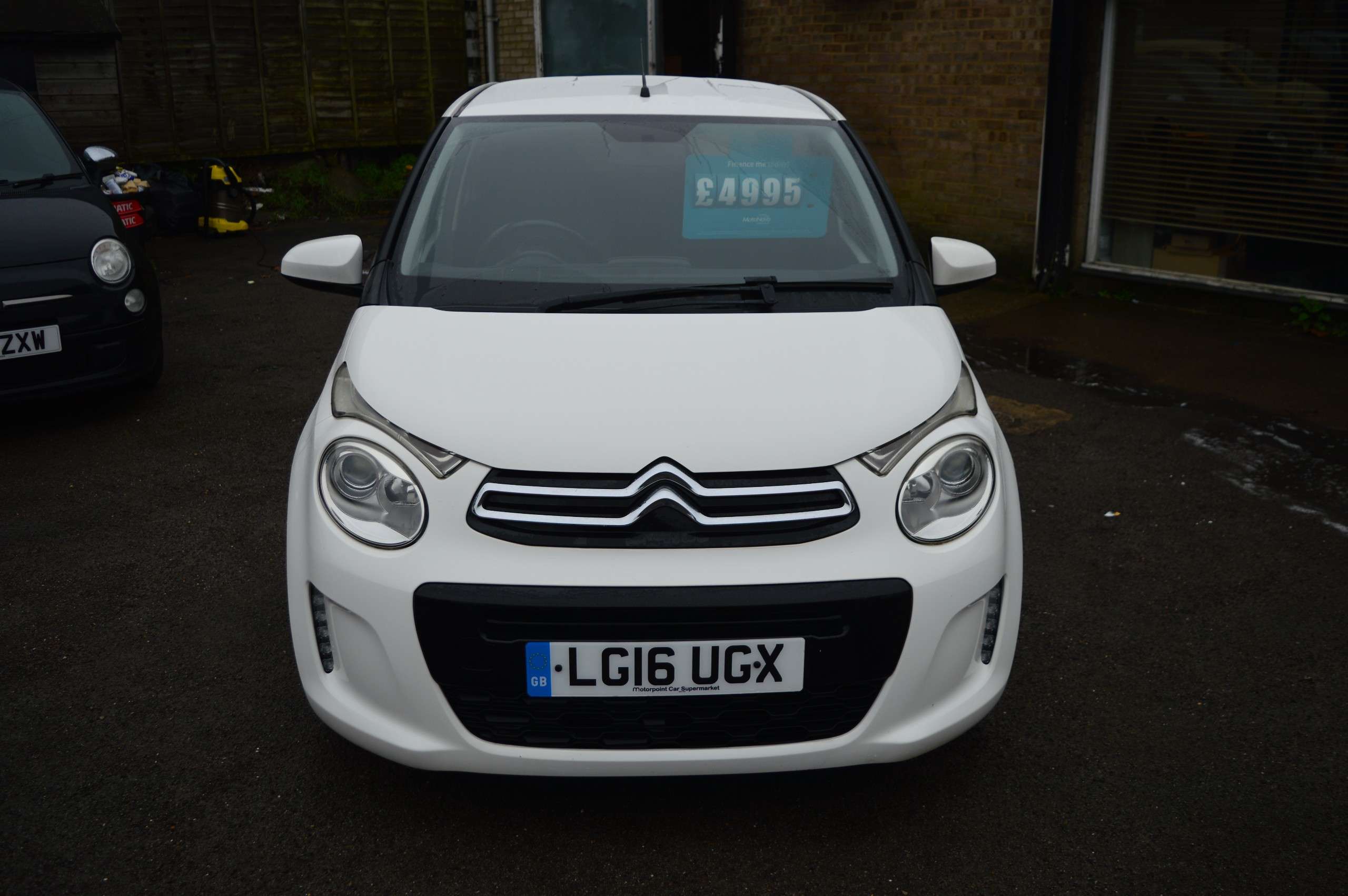 A 2016 CITROEN C1 1.2 PureTech Flair Hatchback 5dr Petrol Manual Euro 6 (82 ps) A 2016 CITROEN C1 1.2 PureTech Flair Hatchback 5dr Petrol Manual Euro 6 (82 ps)