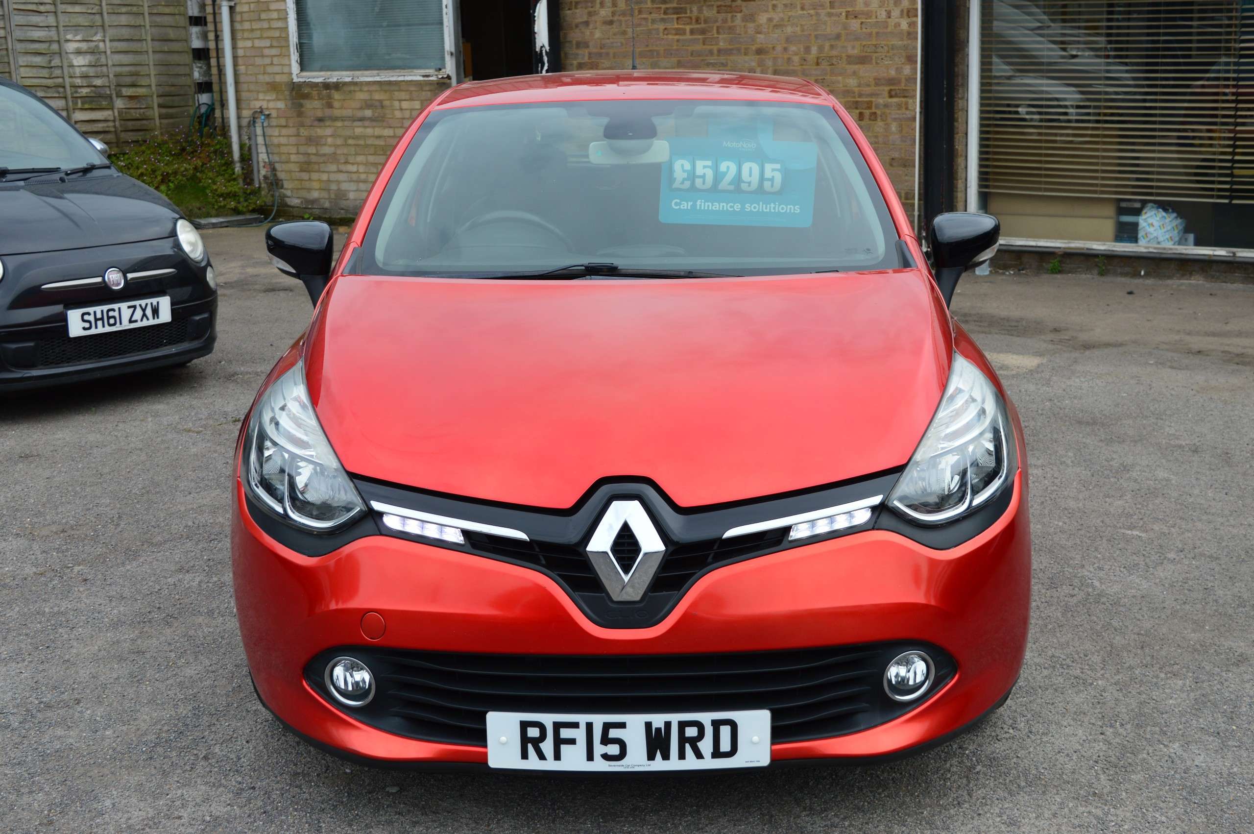 A 2015 RENAULT CLIO 1.2 16V Dynamique Nav Hatchback 5dr Petrol Manual Euro 6 (75 ps) A 2015 RENAULT CLIO 1.2 16V Dynamique Nav Hatchback 5dr Petrol Manual Euro 6 (75 ps)