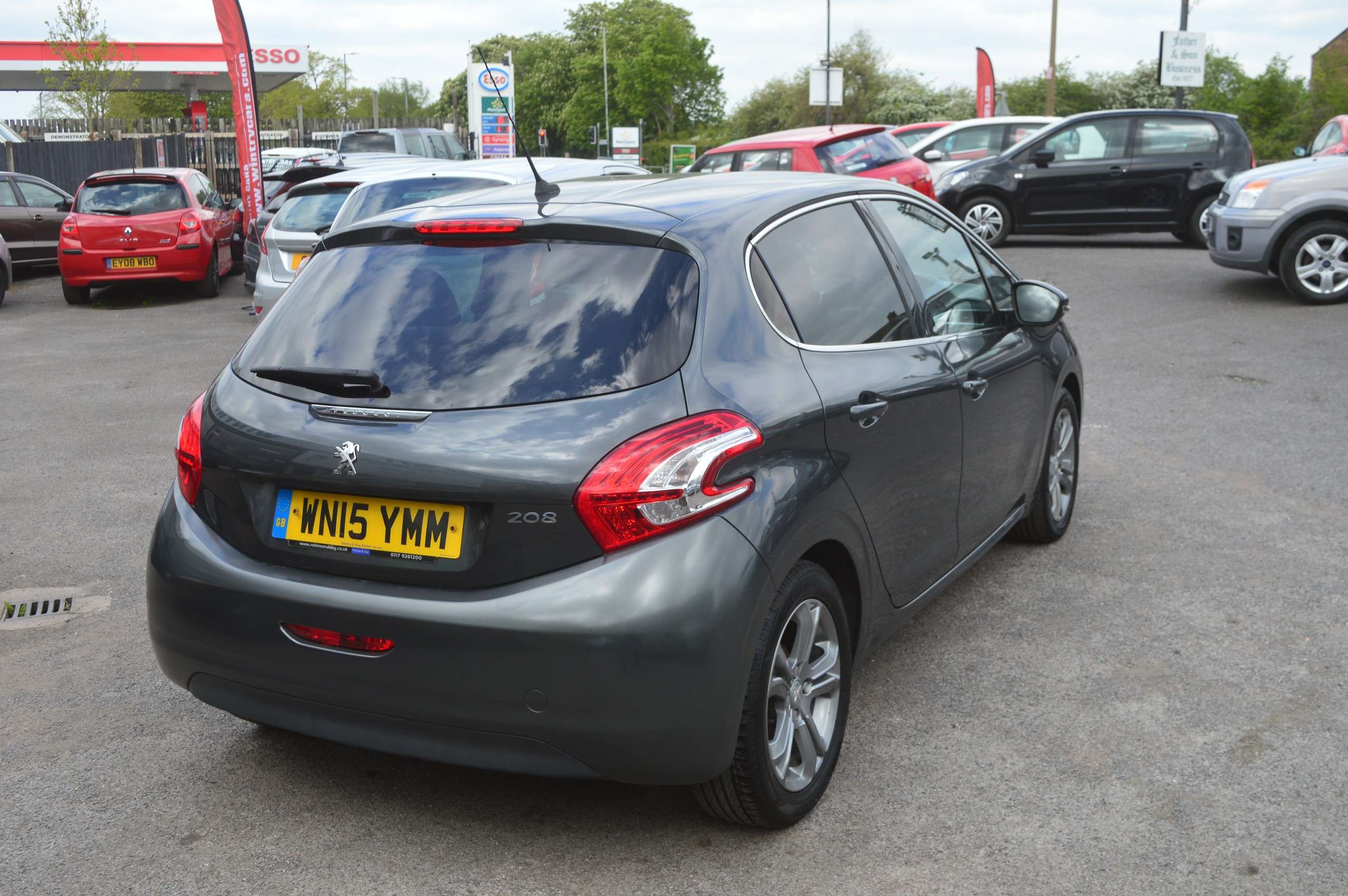 2015 PEUGEOT 208 2015 PEUGEOT 208