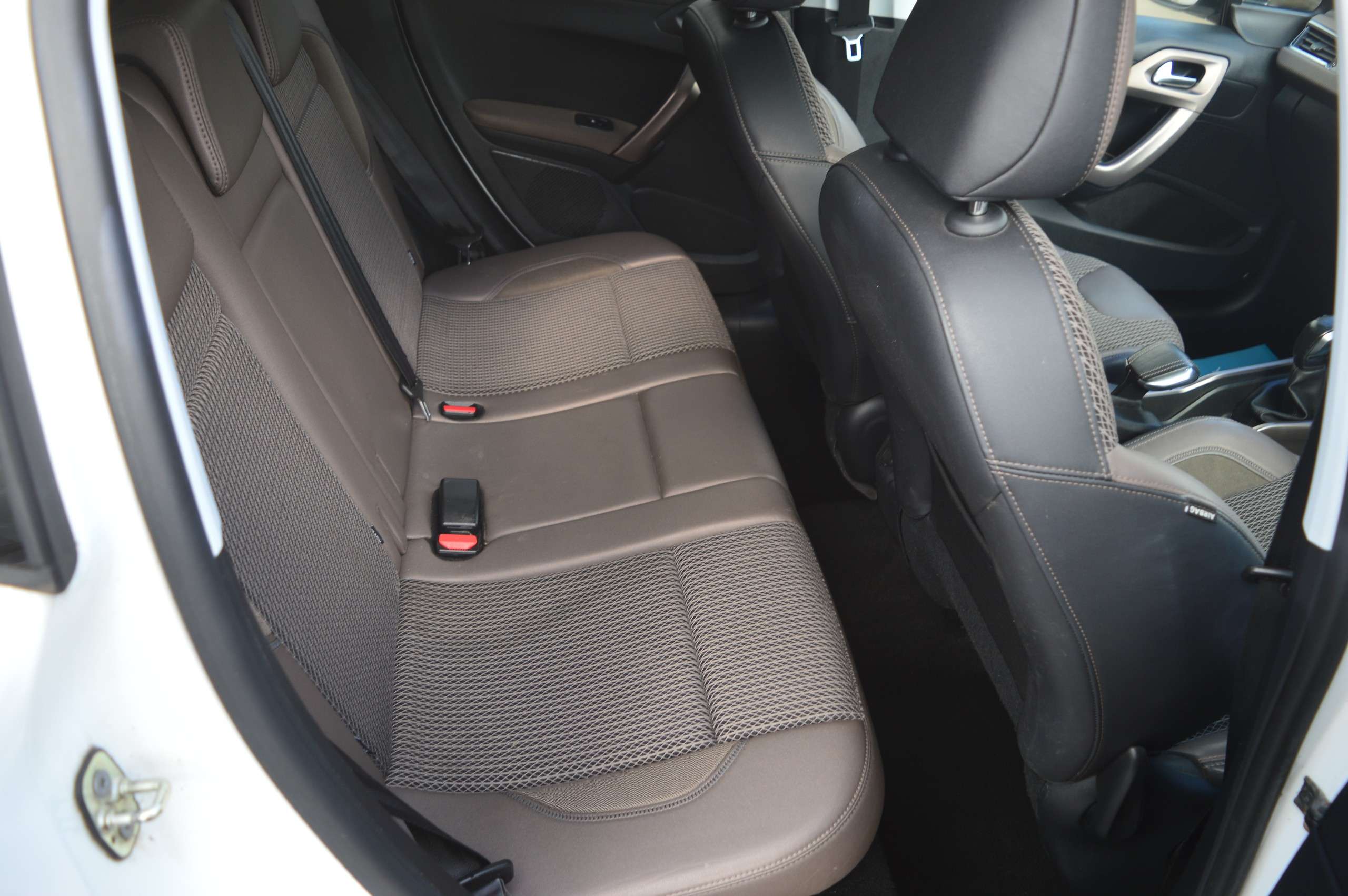 2013 PEUGEOT 2008 2013 PEUGEOT 2008