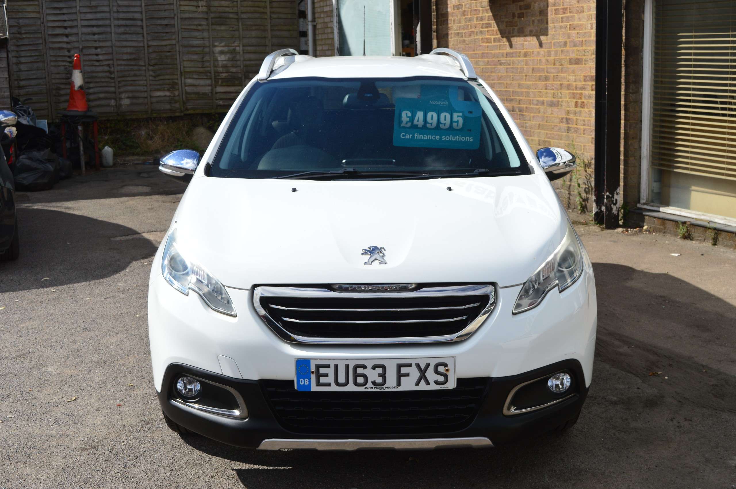 A 2013 PEUGEOT 2008 1.2 VTi Allure SUV 5dr Petrol Manual Euro 5 (82 ps) A 2013 PEUGEOT 2008 1.2 VTi Allure SUV 5dr Petrol Manual Euro 5 (82 ps)