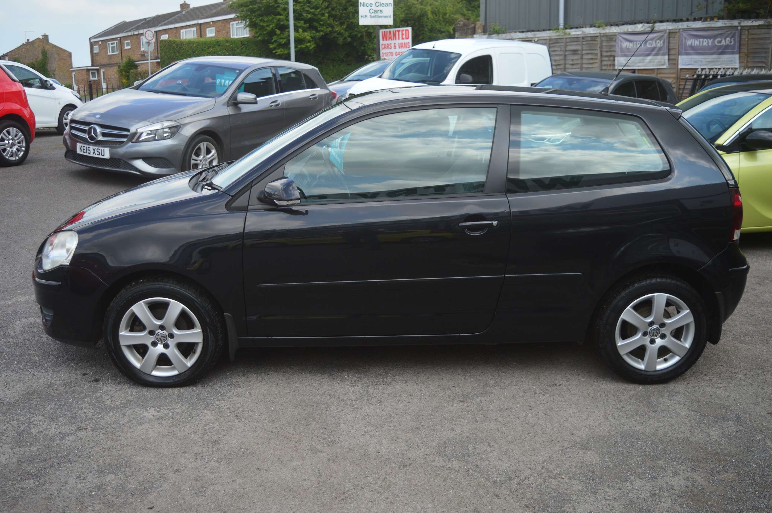 A 2009 VOLKSWAGEN POLO MATCH 3-Door A 2009 VOLKSWAGEN POLO MATCH 3-Door