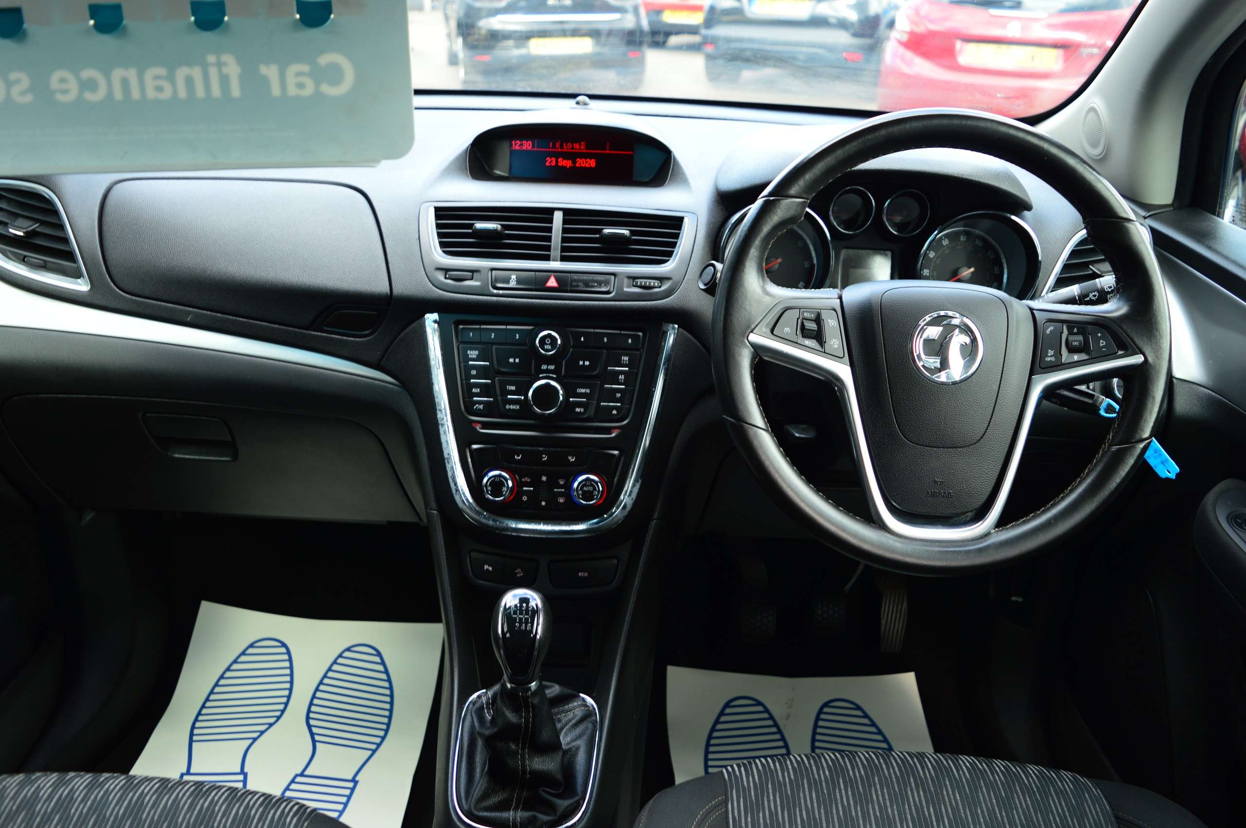 A 2014 VAUXHALL MOKKA 1.7 CDTi Exclusiv SUV 5dr Diesel Manual 2WD Euro 5 (s/s) (130 ps) A 2014 VAUXHALL MOKKA 1.7 CDTi Exclusiv SUV 5dr Diesel Manual 2WD Euro 5 (s/s) (130 ps)