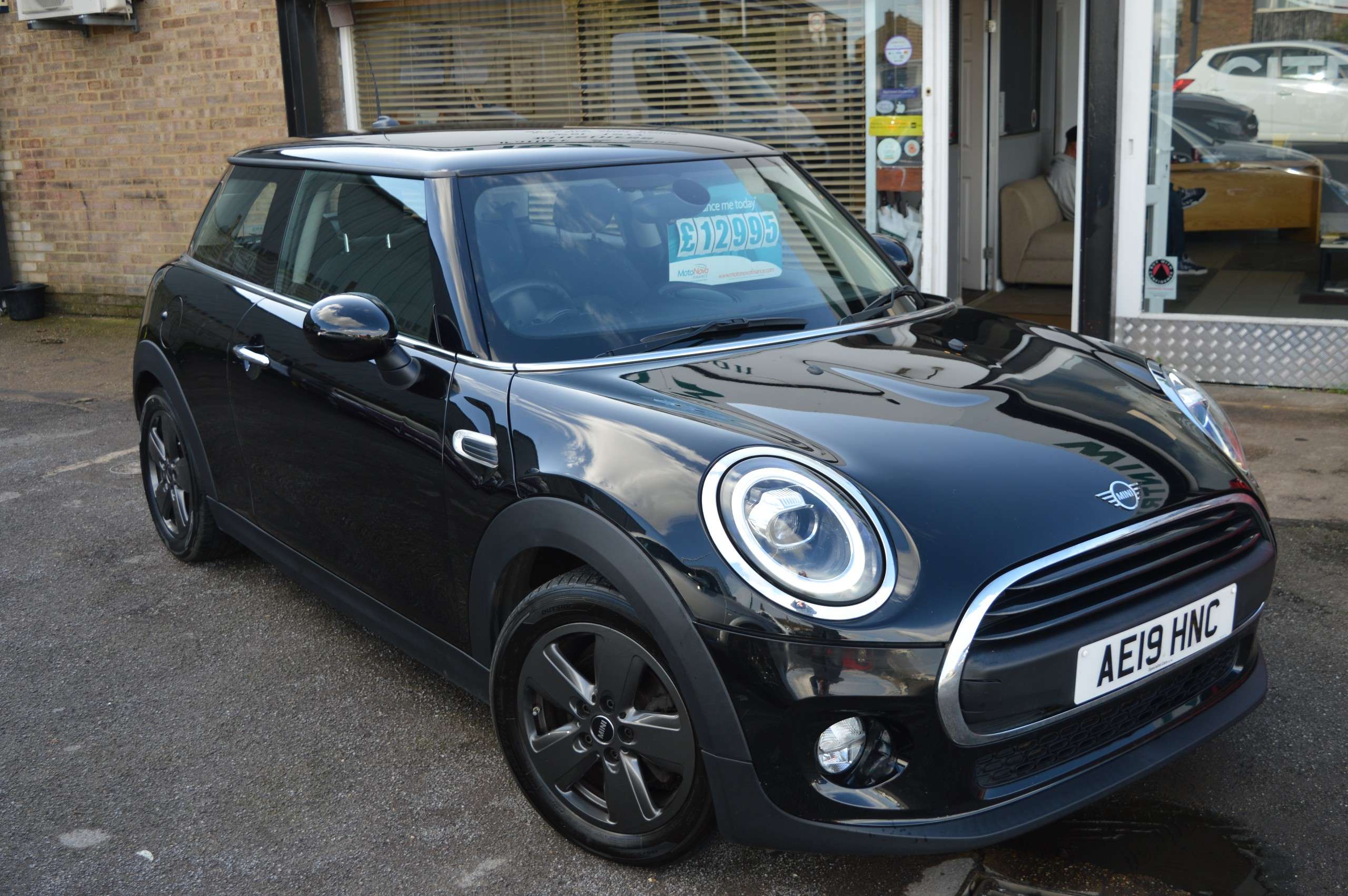A 2019 MINI MINI ONE CLASSIC A 2019 MINI MINI ONE CLASSIC