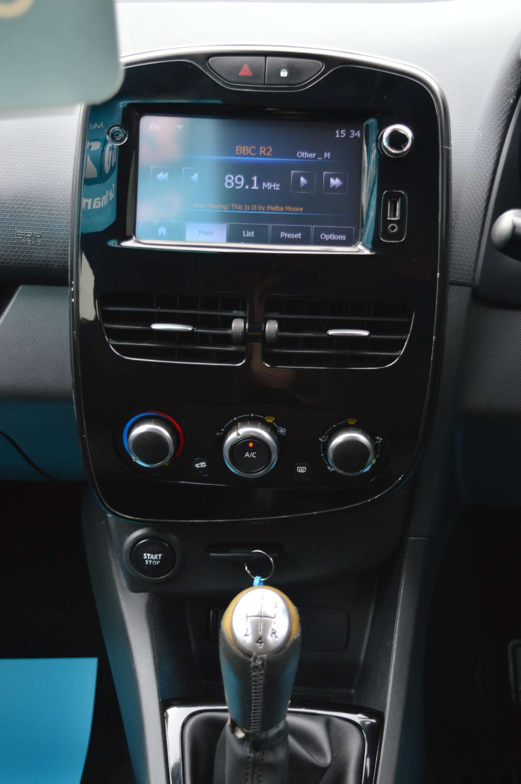 2015 RENAULT CLIO 2015 RENAULT CLIO