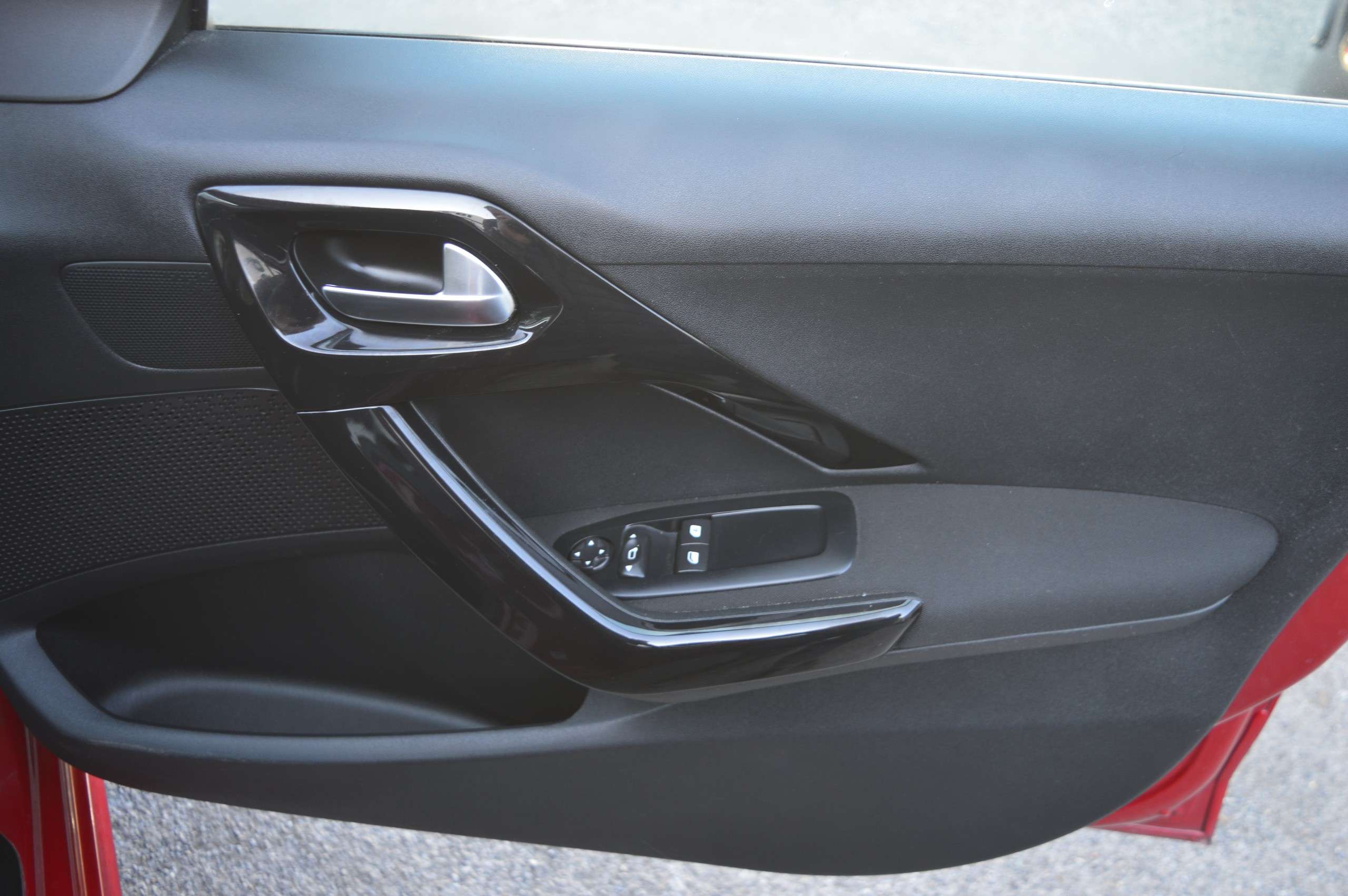 2015 PEUGEOT 208 2015 PEUGEOT 208