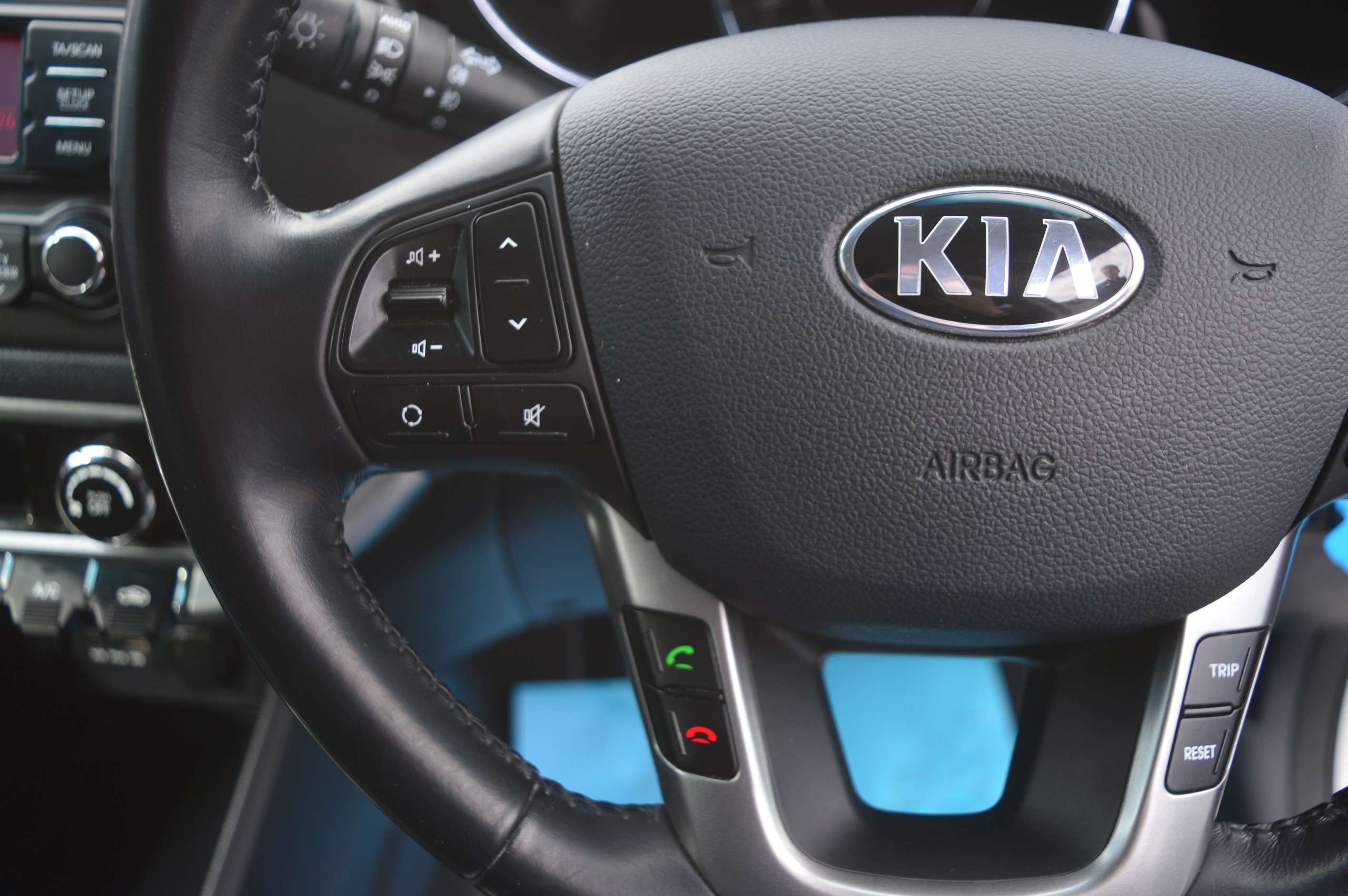 2013 KIA RIO 2013 KIA RIO